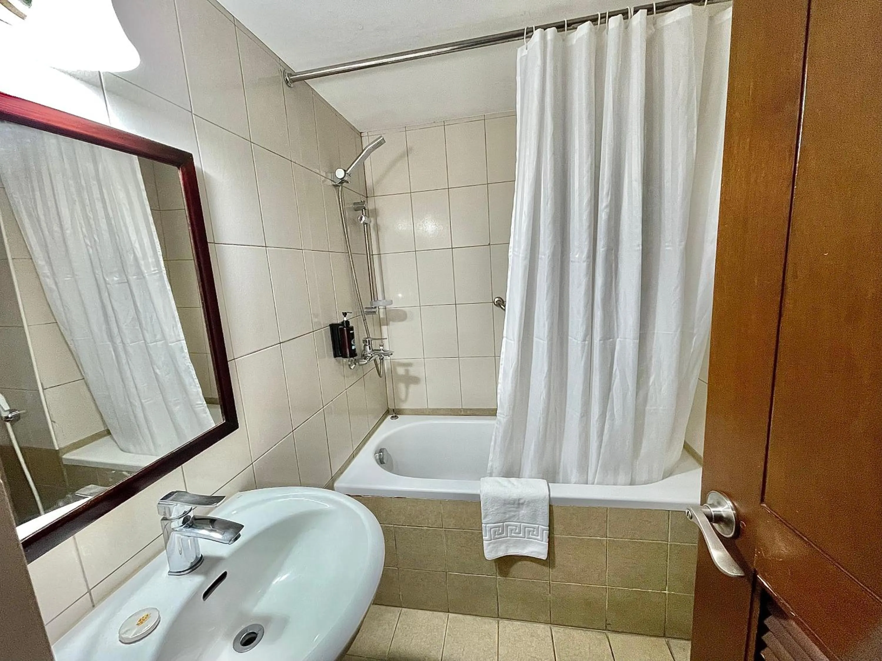 Bathroom in CEO Flats