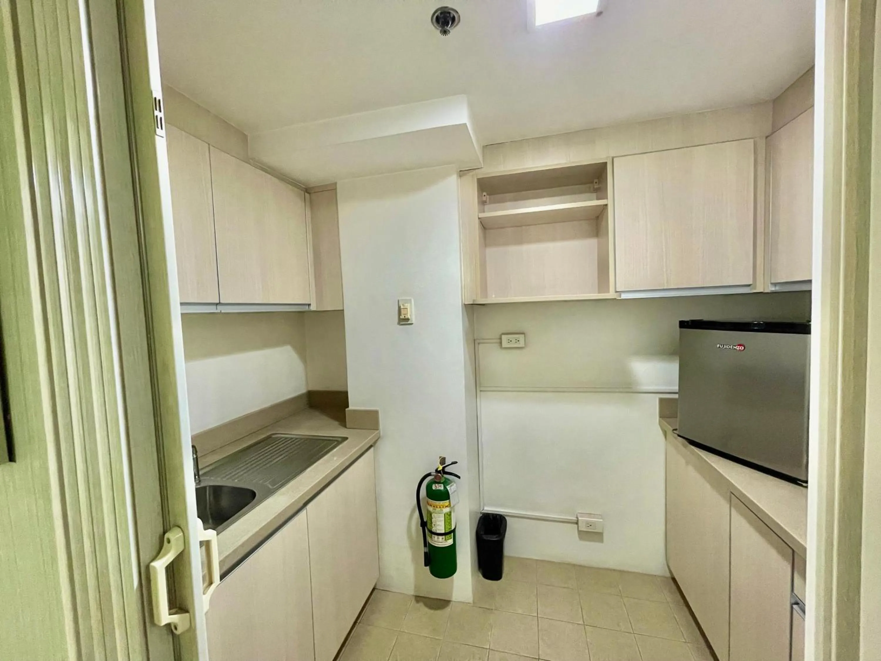 dishwasher in CEO Flats