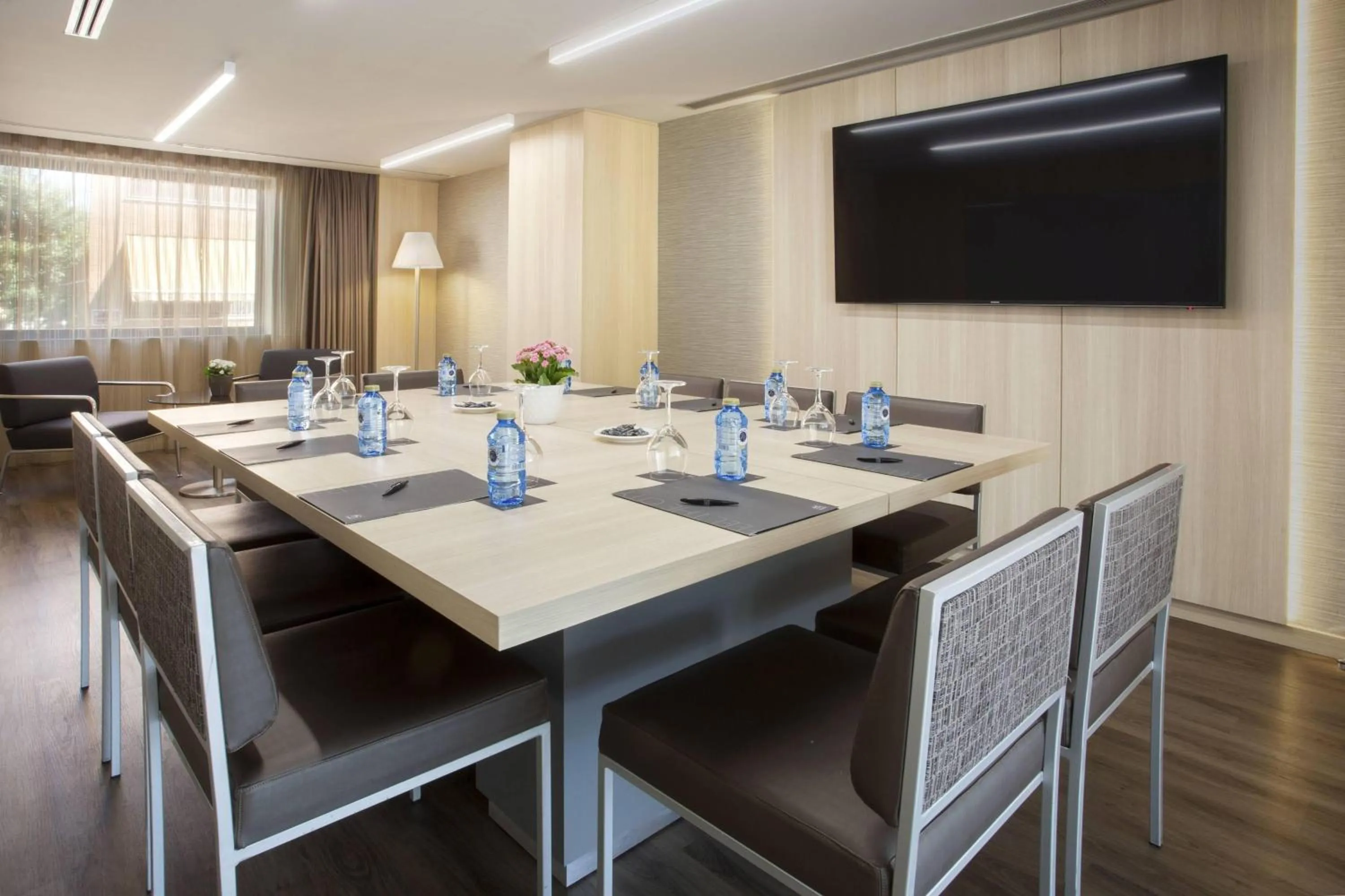 Meeting/conference room in AC Hotel Córdoba by Marriott