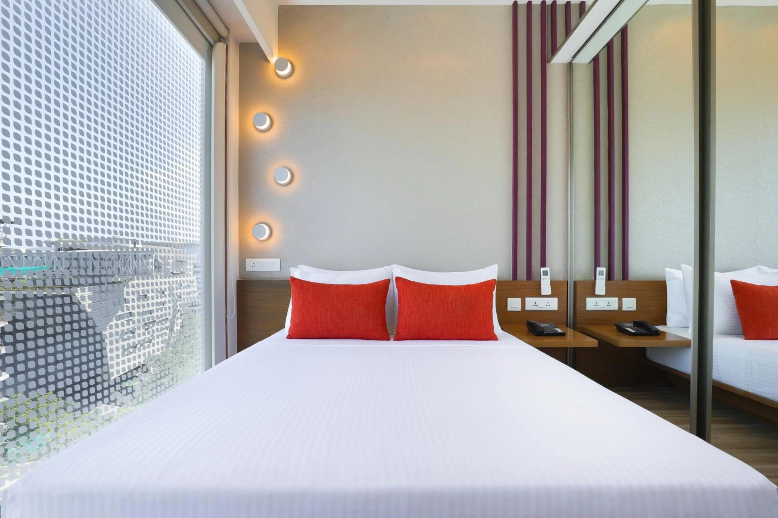 Bedroom, Bed in Lemon Tree Hotel, Kalina BKC, Mumbai