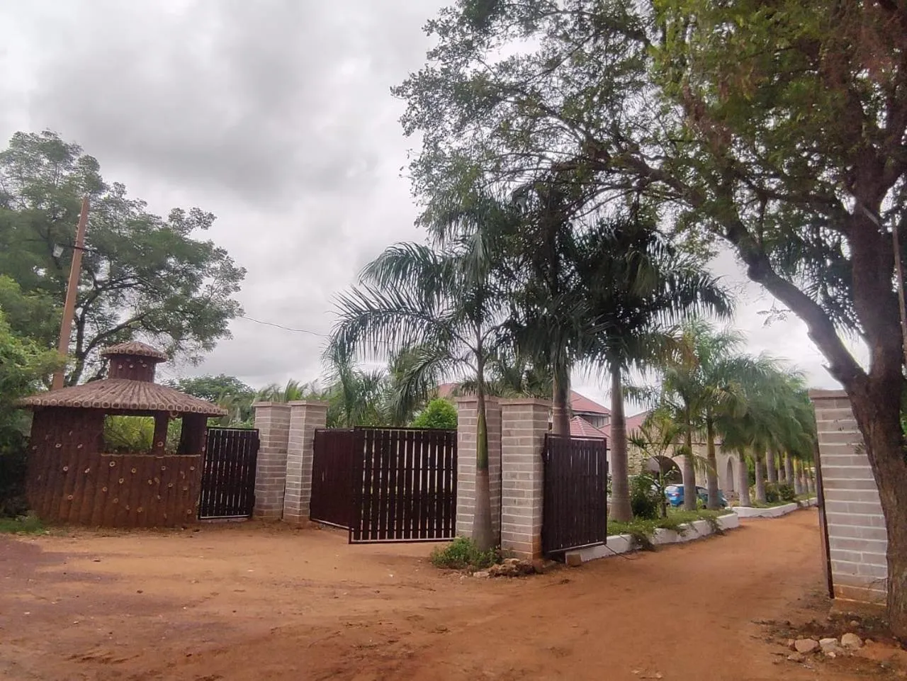 Facade/entrance in Sterling Banashree Badami