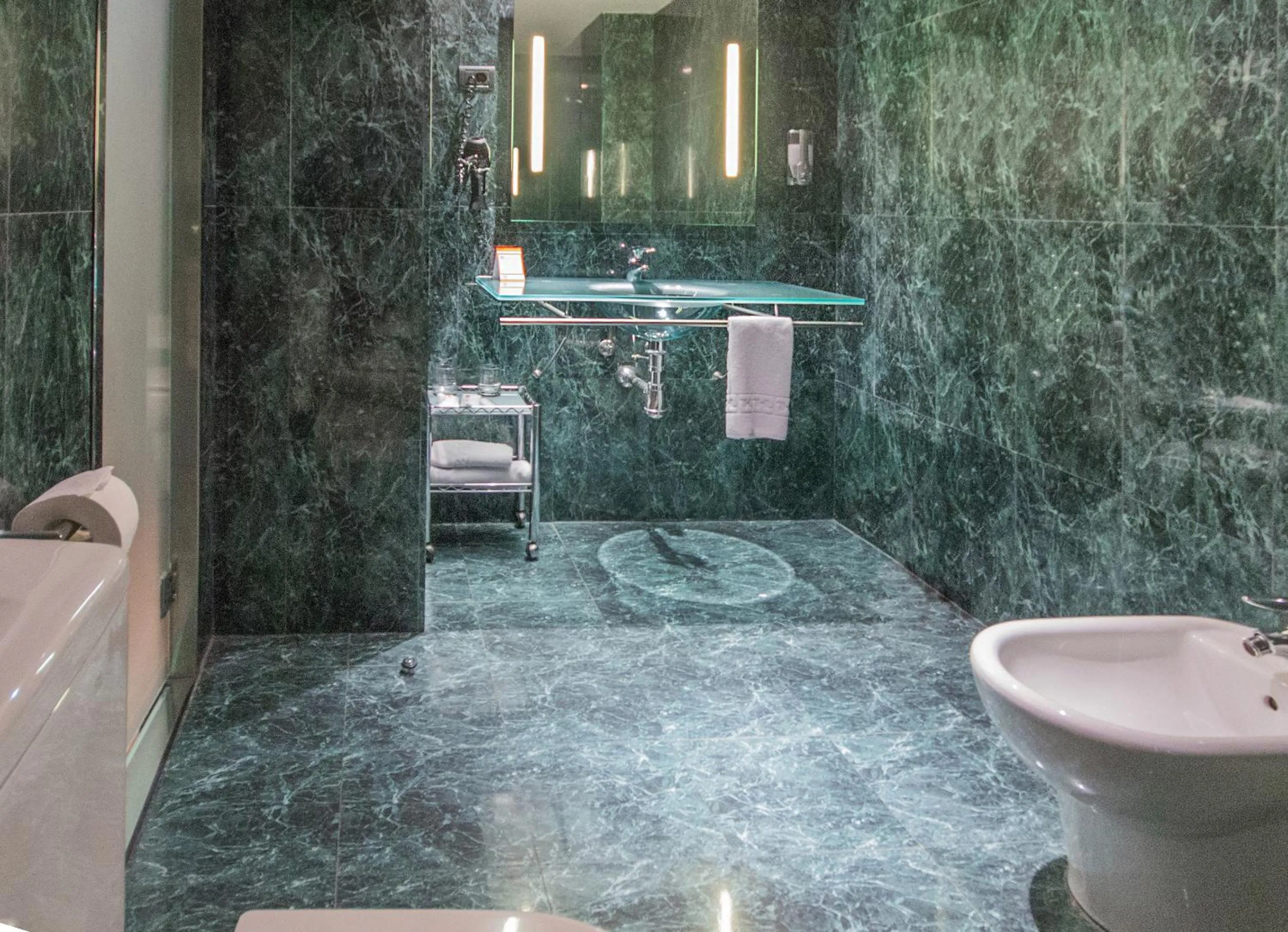 Bathroom in B&B HOTEL Madrid Getafe