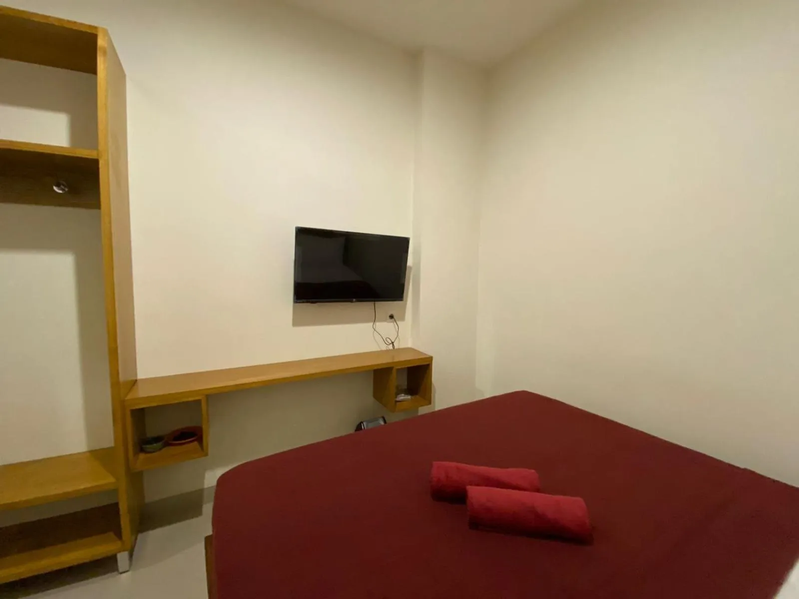 Bed in The Home Srengseng