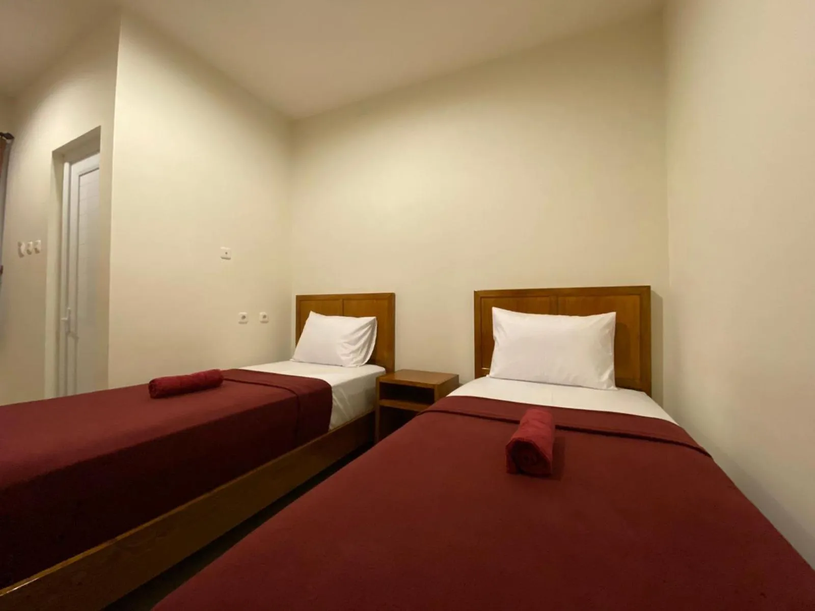 Bed in The Home Srengseng