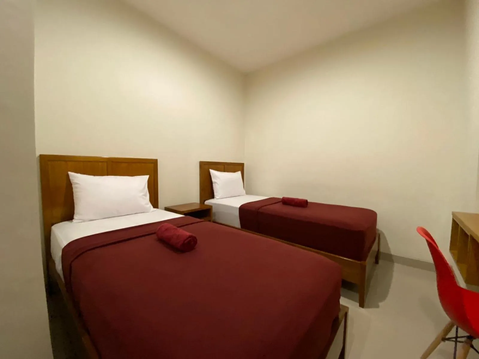 Bed in The Home Srengseng