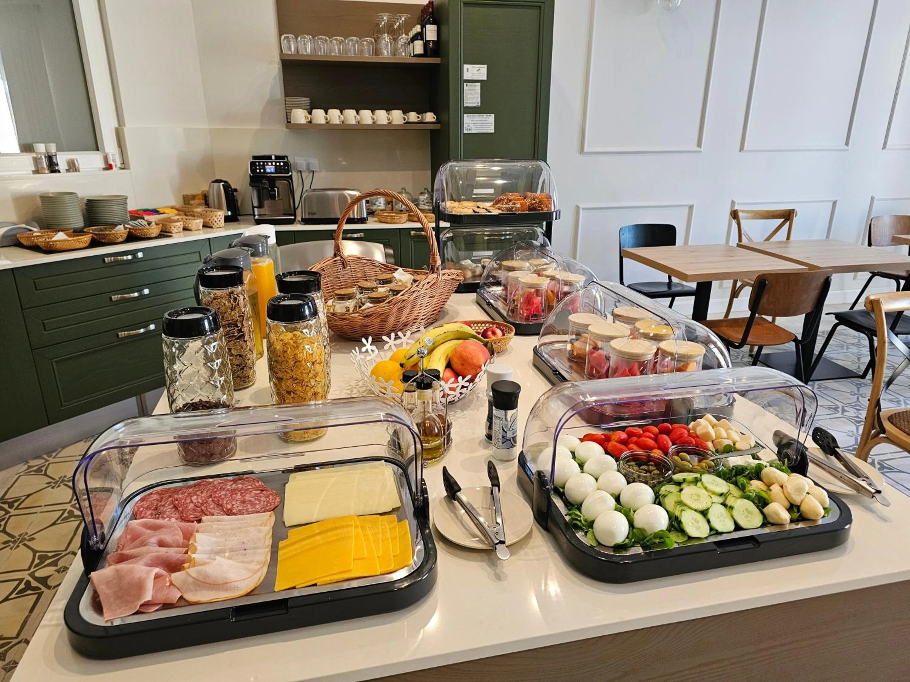 Breakfast in The Carob Tree