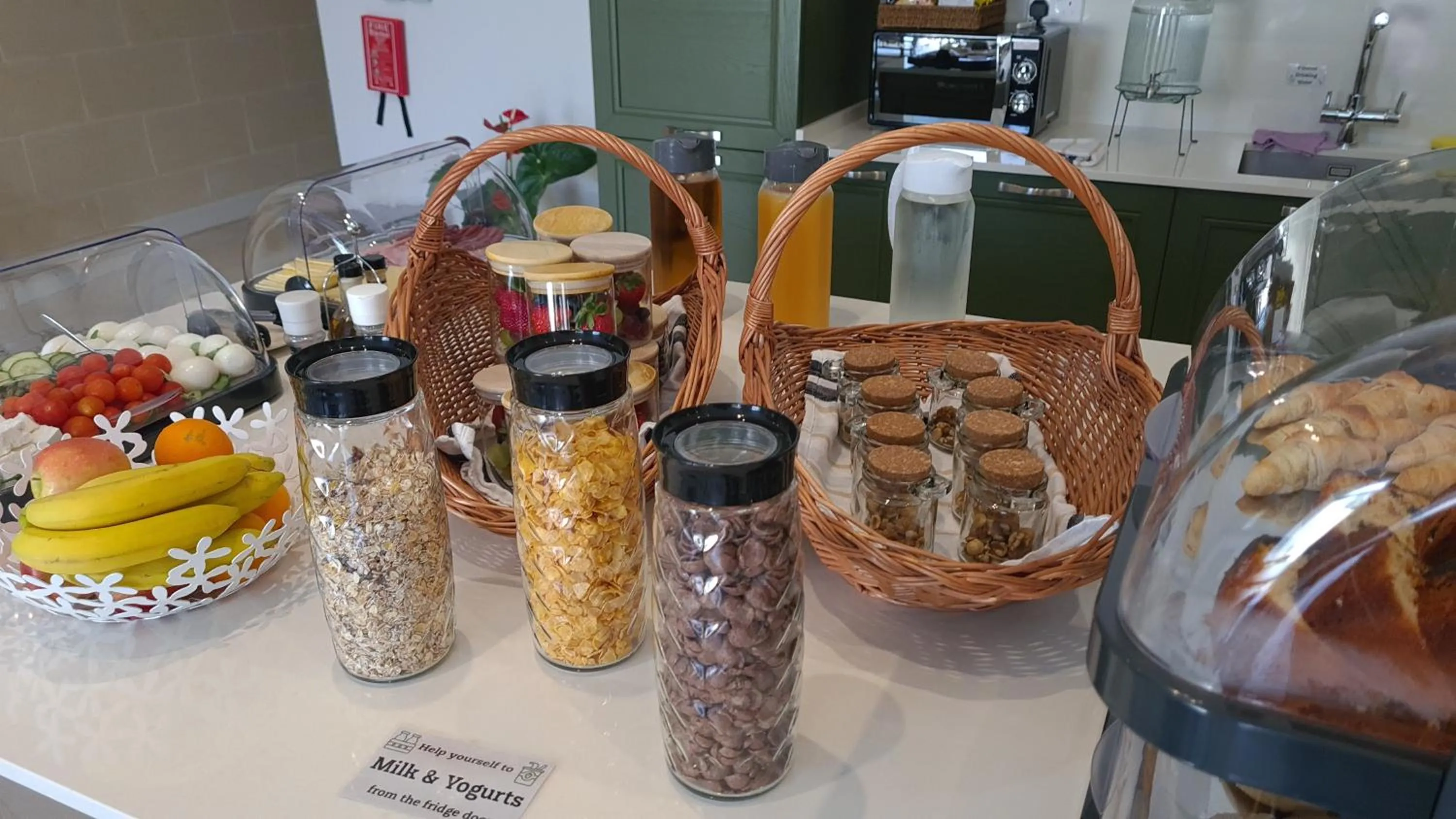 Breakfast in The Carob Tree