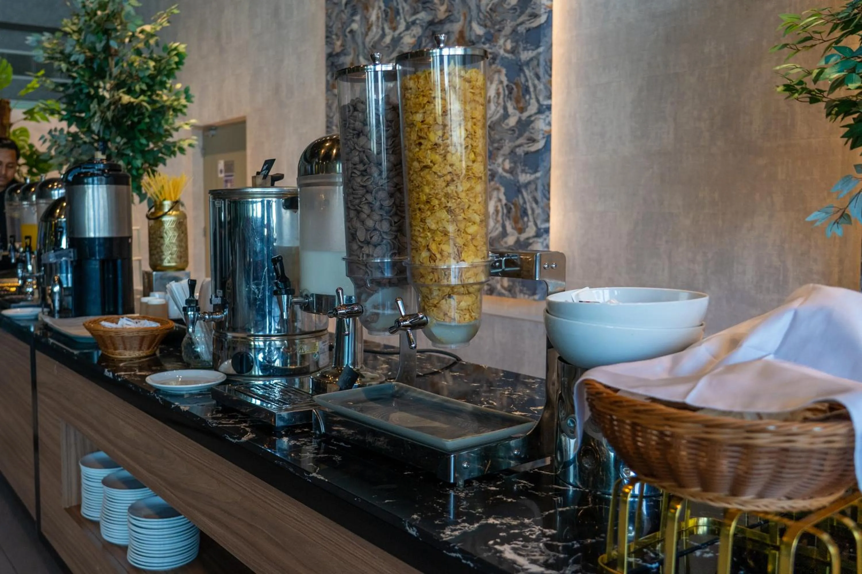 Restaurant/places to eat in VOGO Grand Hotel Formerly Best Western Plus Hotel Dubai Academic City