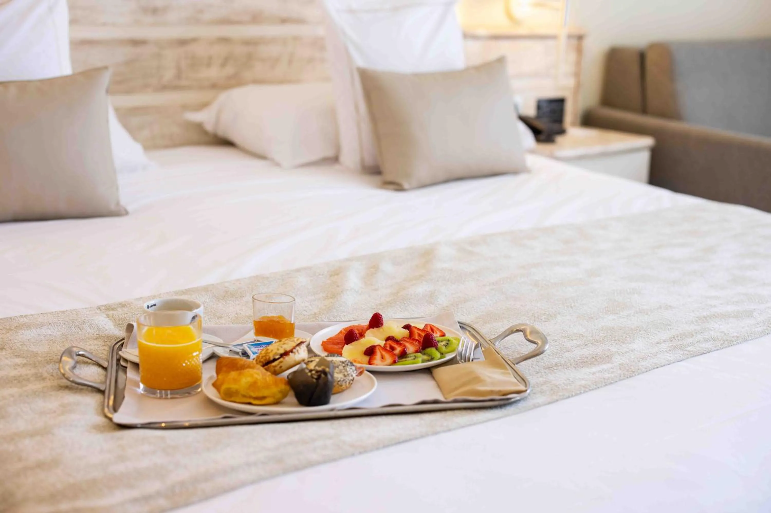 Continental breakfast, Bed in Hotel Port Salins by Pierre & Vacances
