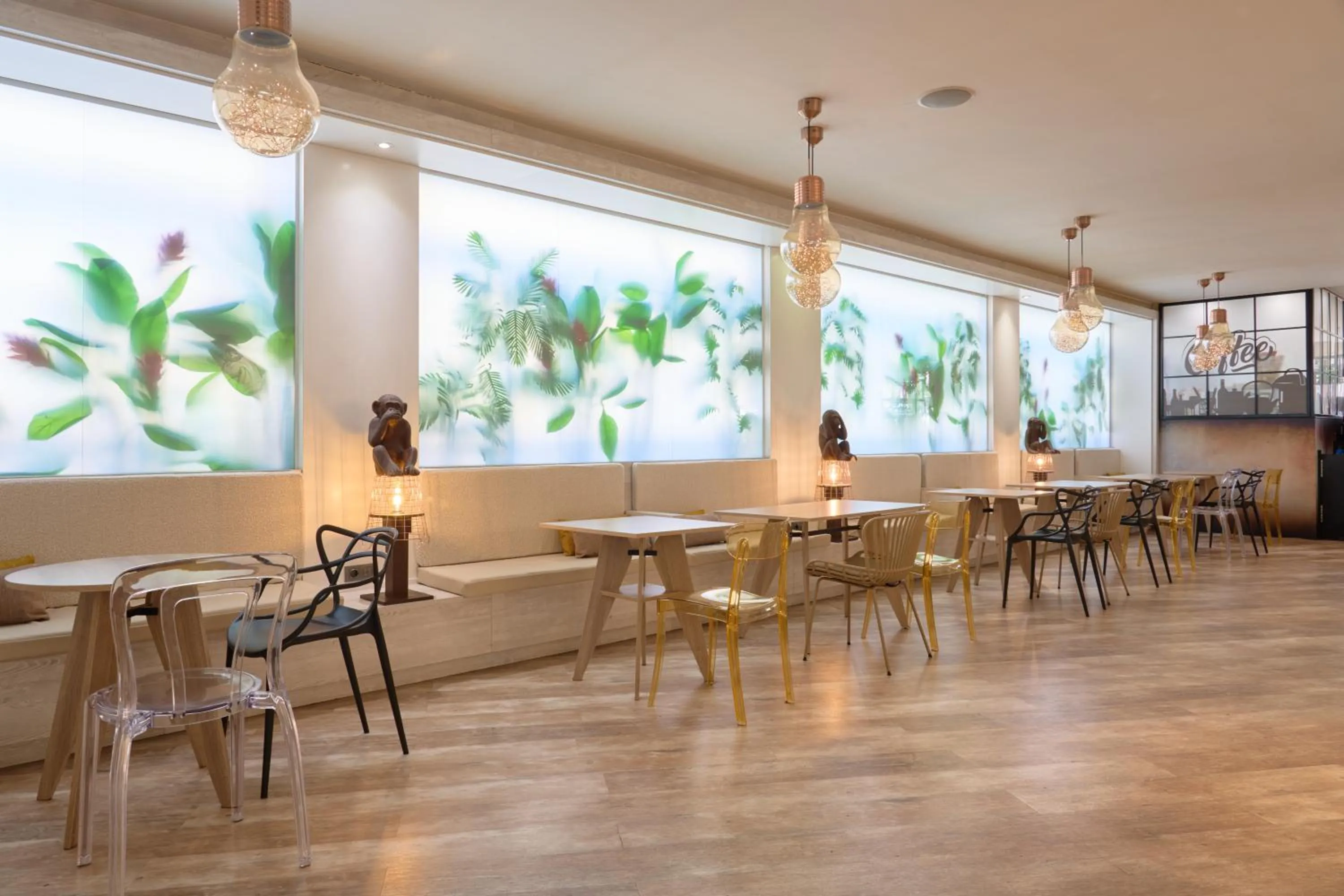 Seating area in Hotel Puerta de Toledo