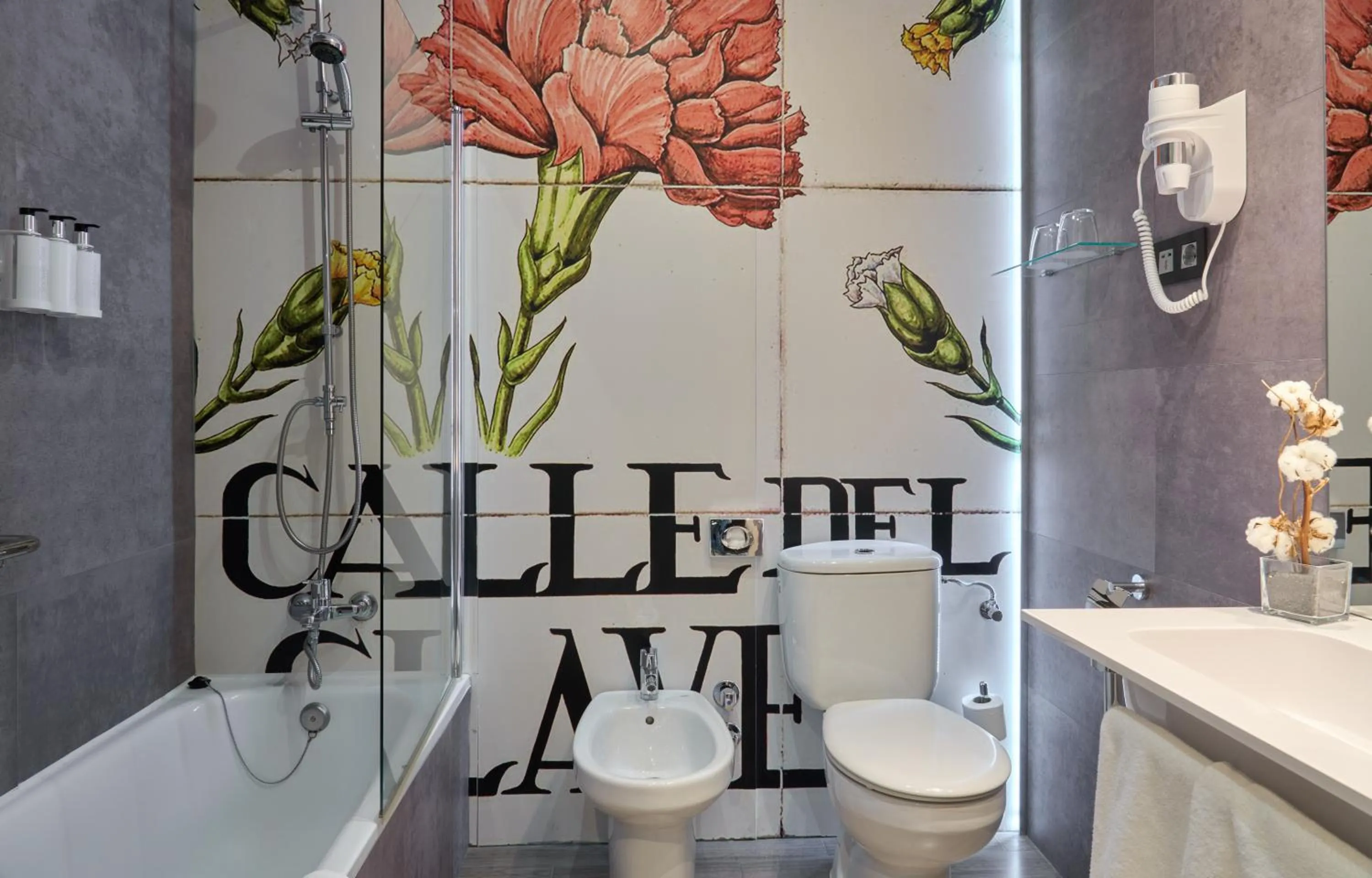 Bathroom in Hotel Puerta de Toledo