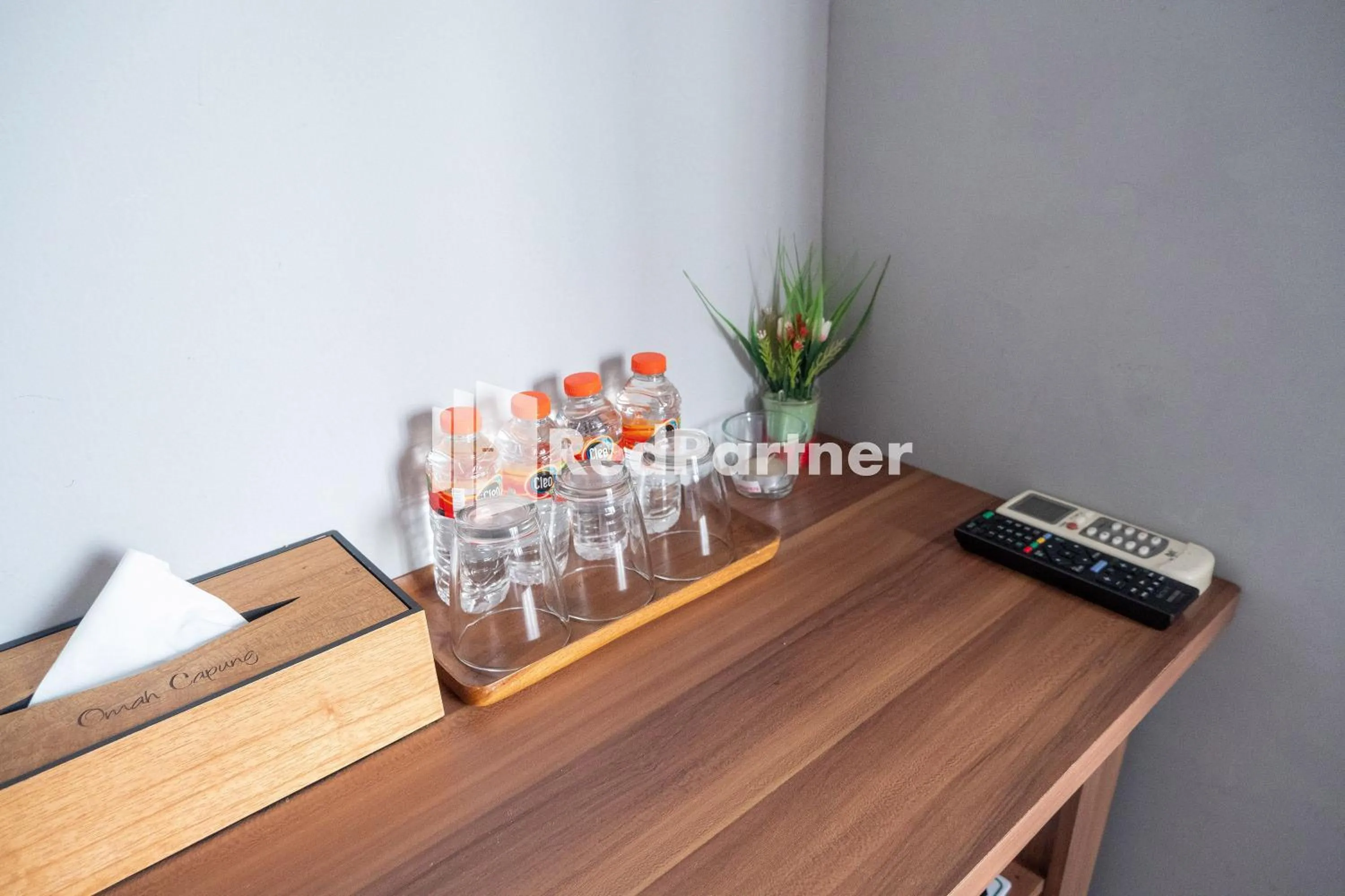 Food and drinks in Omah Capung near Malioboro Area Mitra RedDoorz