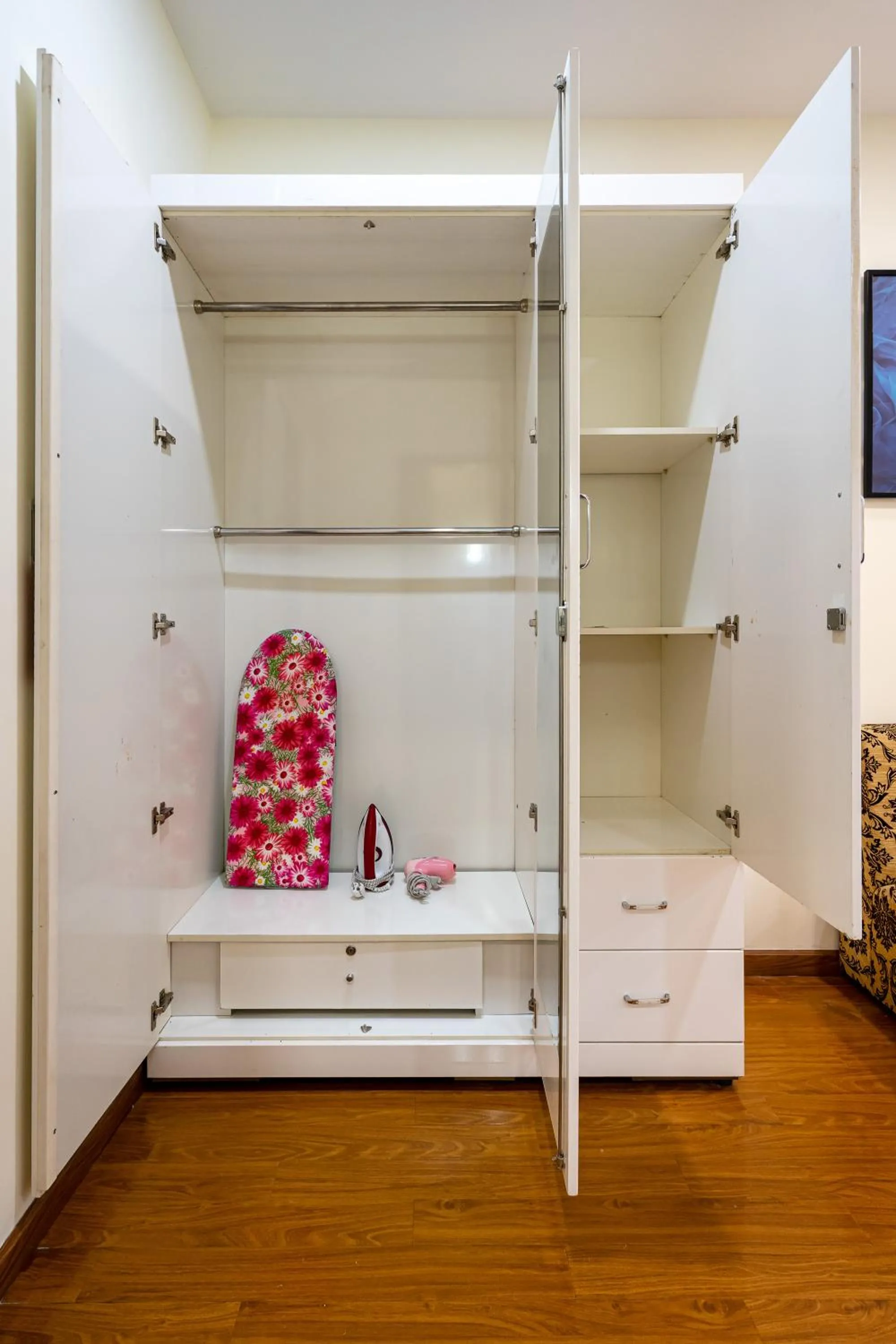 wardrobe, Bed in WE HOME Japan Town