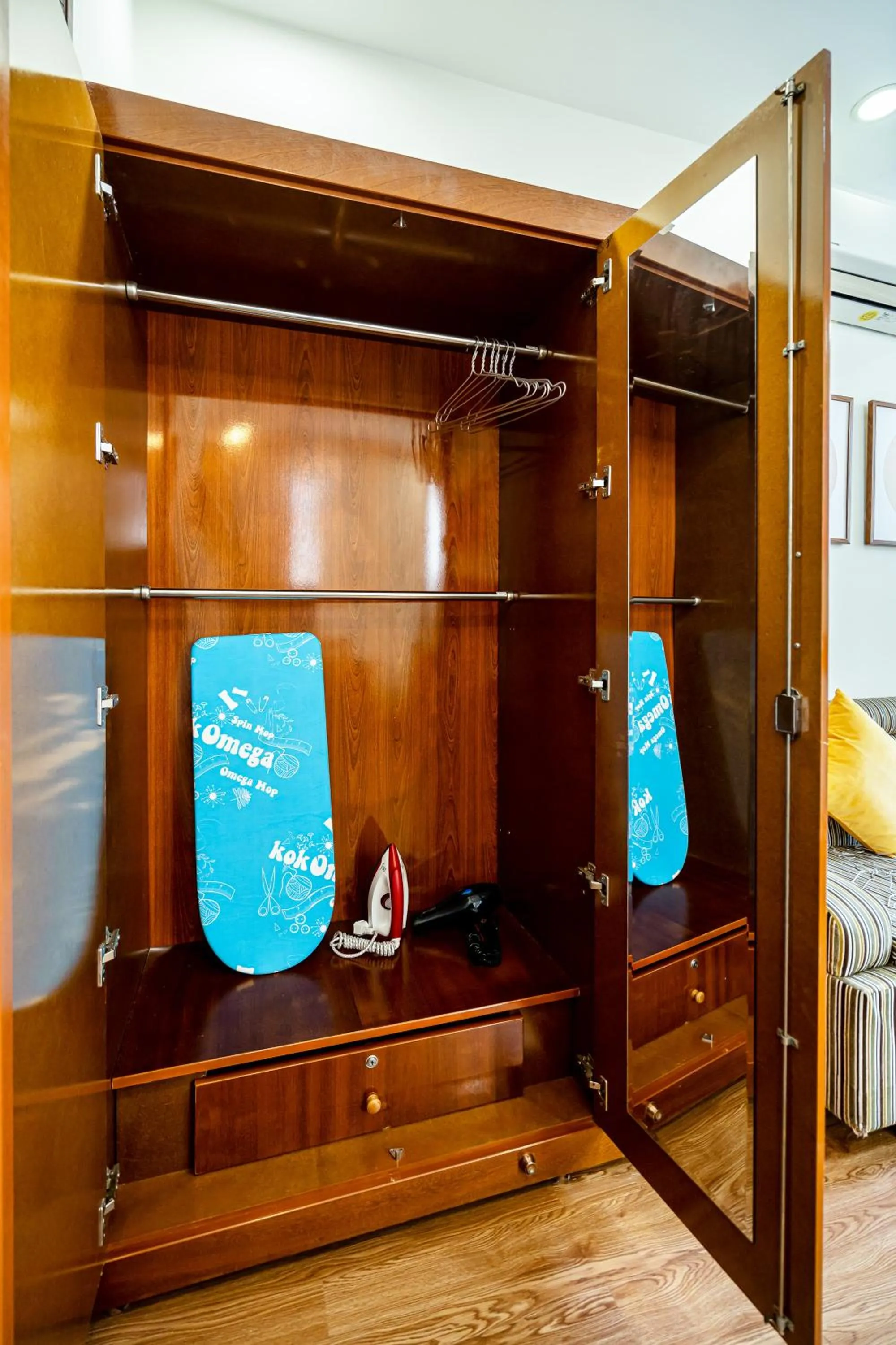 Business facilities in WE HOME Japan Town