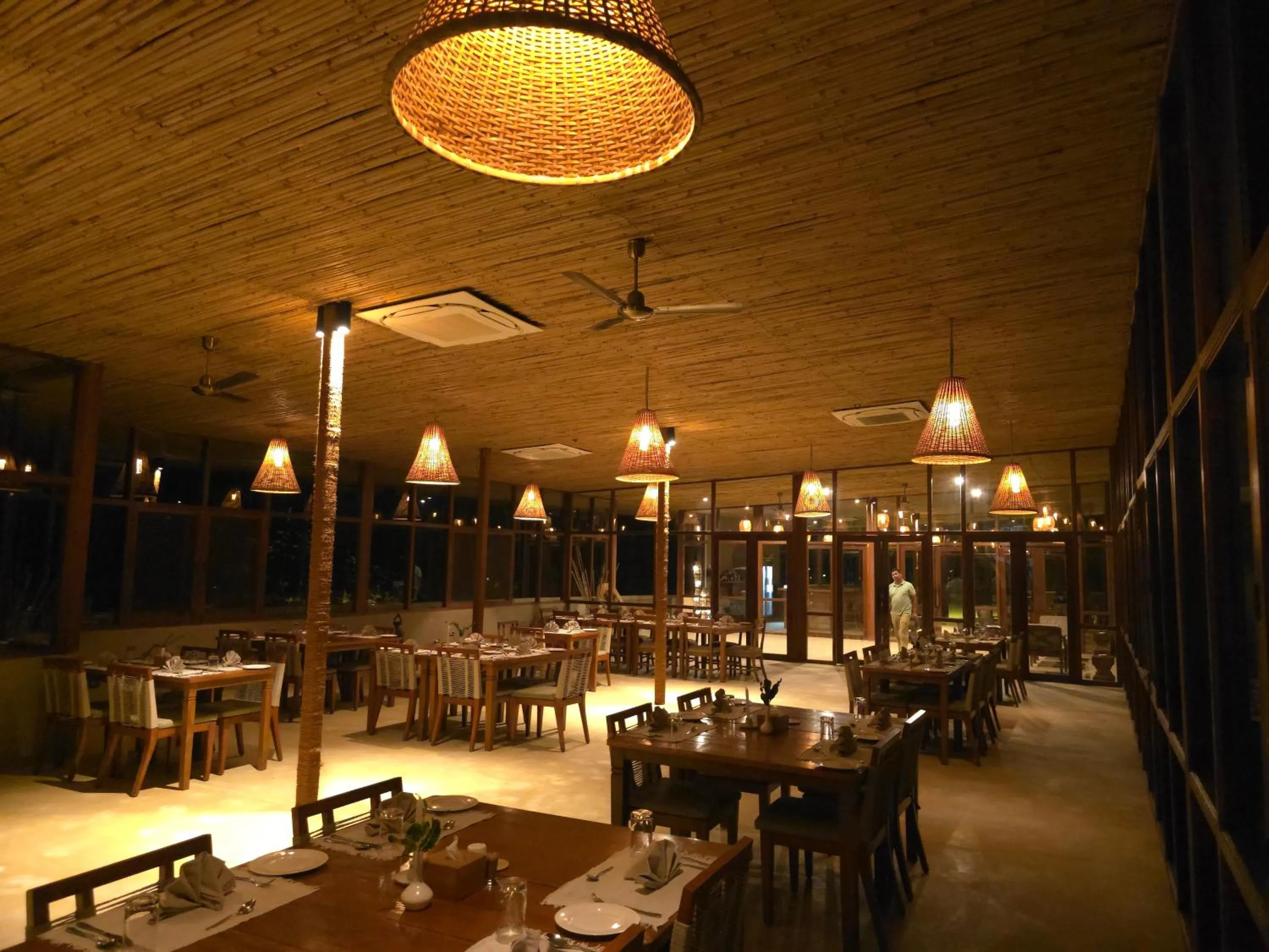 Restaurant/places to eat in Sanctuary Chitwan National Park