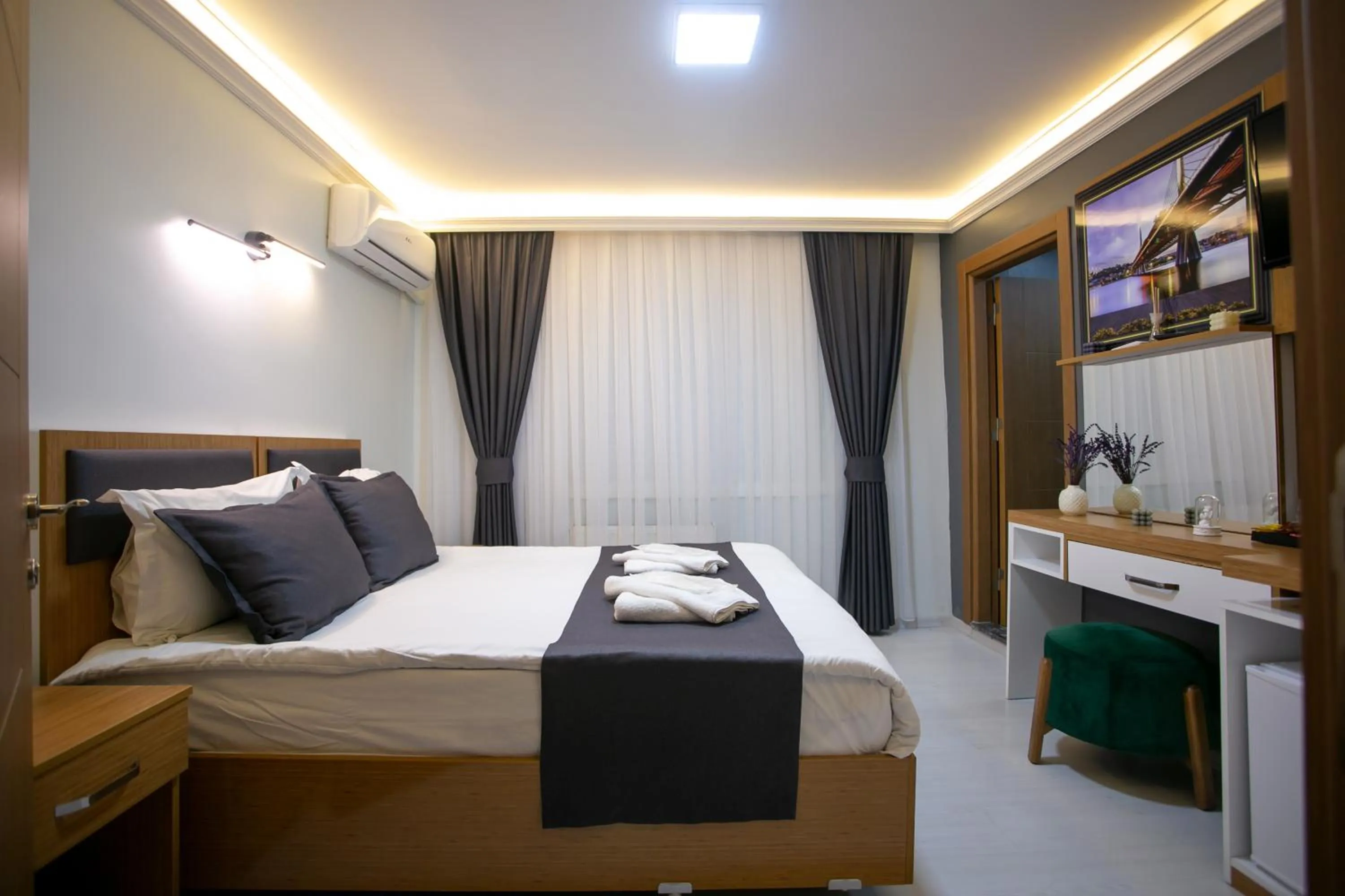 Photo of the whole room, Bed in BLAU GRÜN İSTANBUL OTEL