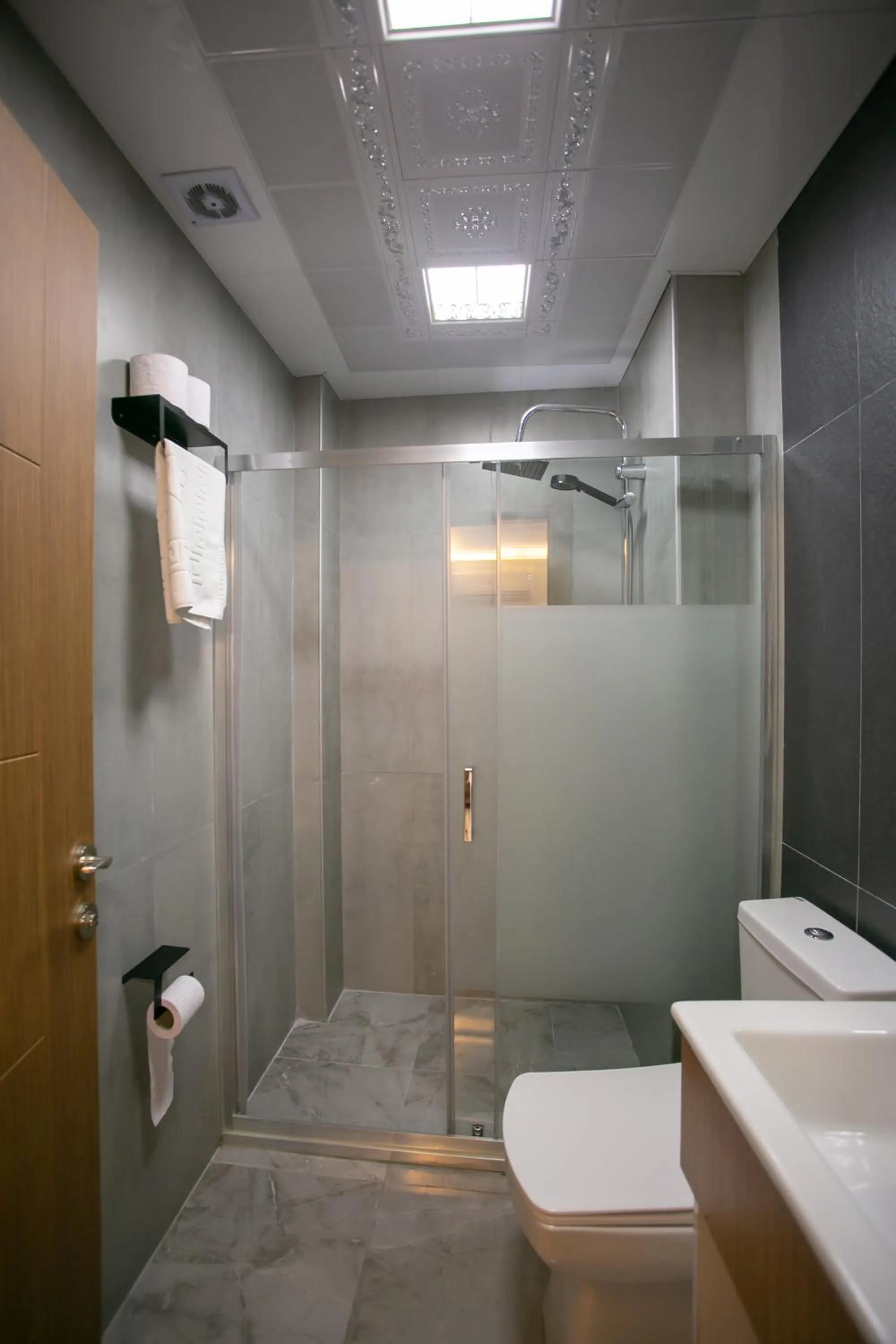 Shower in BLAU GRÜN İSTANBUL OTEL