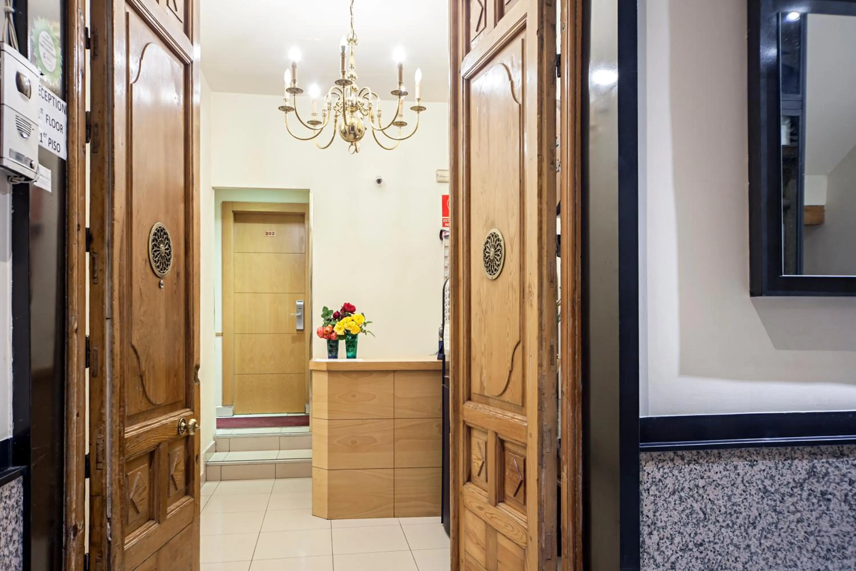 Facade/entrance in Hostal Inter Puerta del Sol AUTO CHECK IN