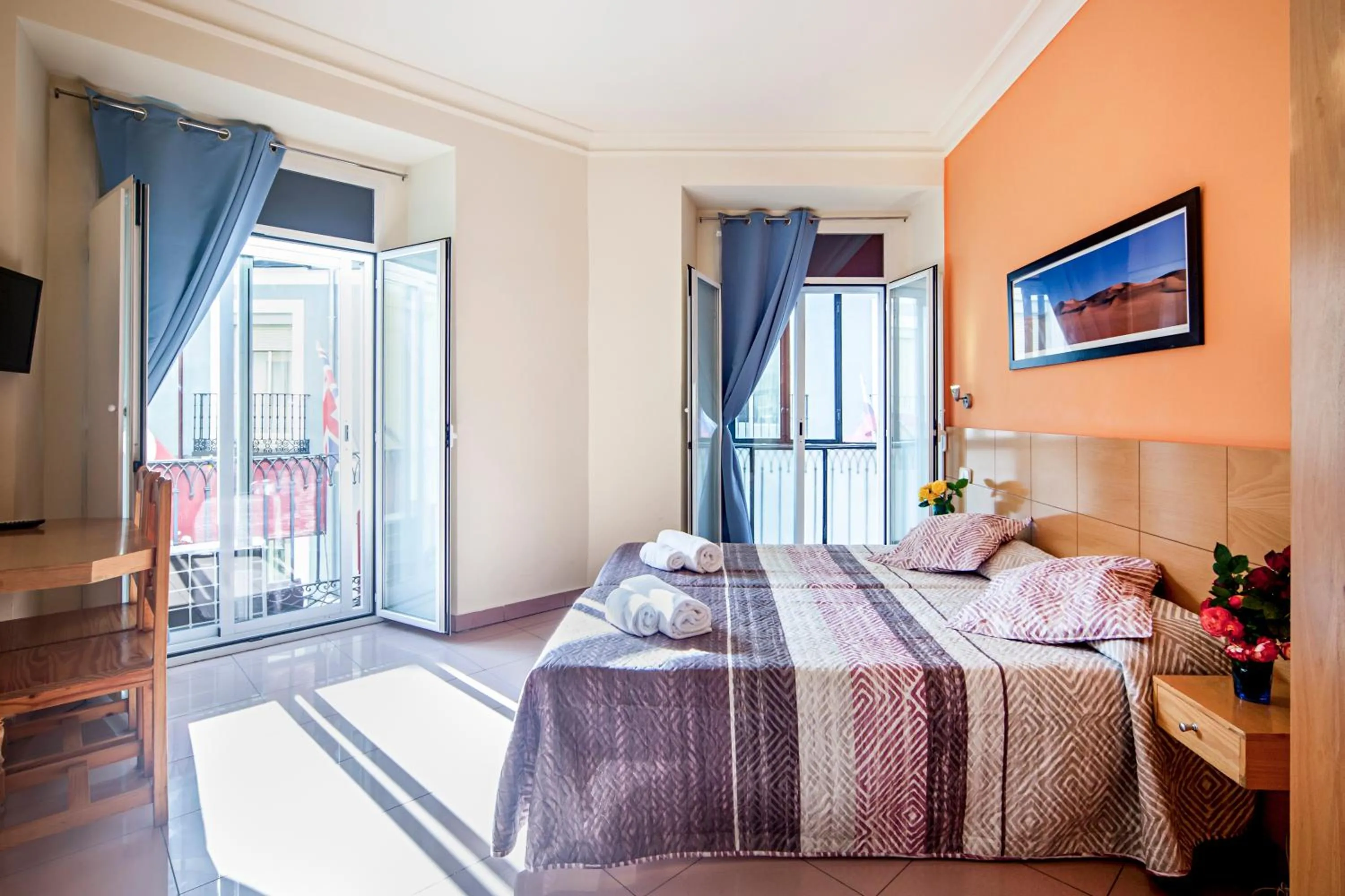 Bedroom, Bed in Hostal Inter Puerta del Sol AUTO CHECK IN