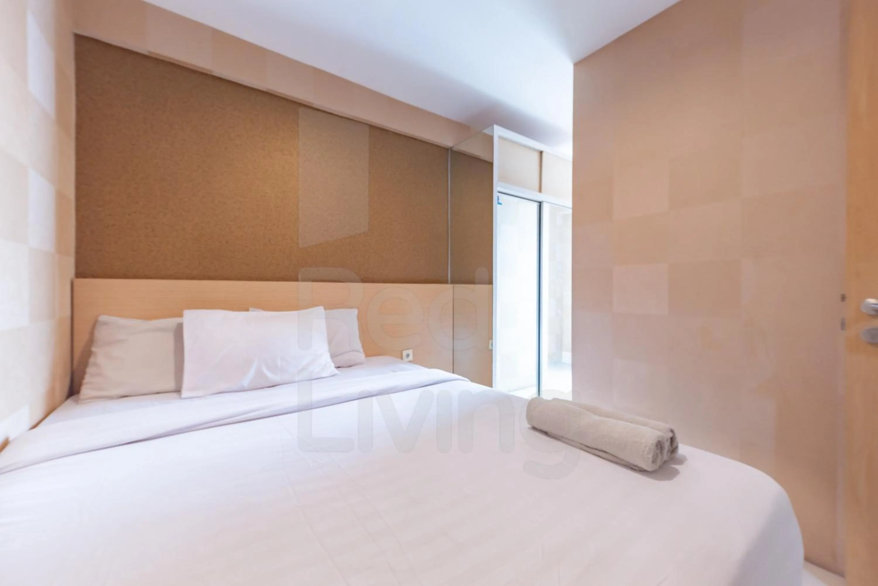 Bedroom, Bed in RedLiving Apartemen Star Semarang - Sky Tower Lantai 22