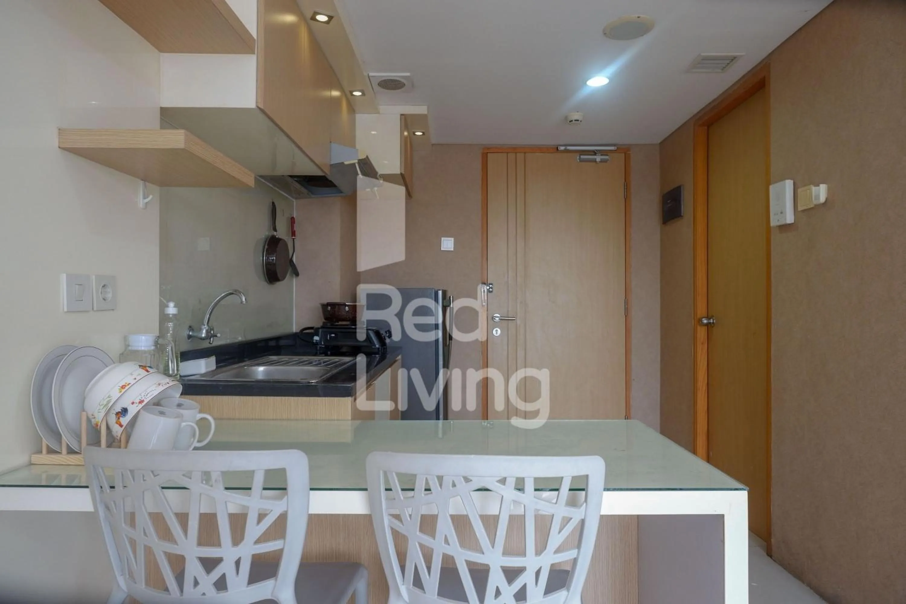 Kitchen or kitchenette in RedLiving Apartemen Star Semarang - Sky Tower Lantai 22