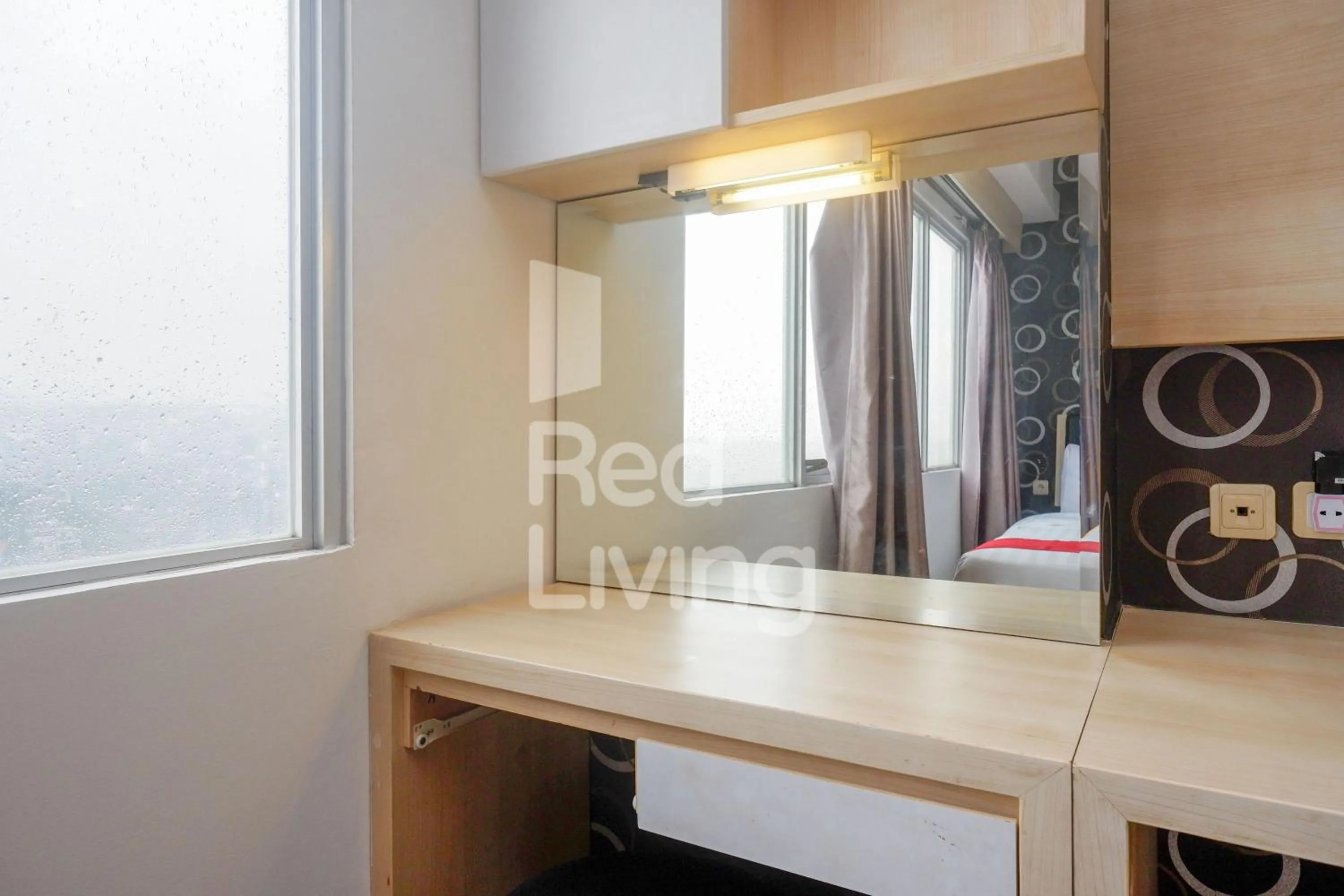 wardrobe in RedLiving Apartemen Star Semarang - Sky Tower Lantai 22