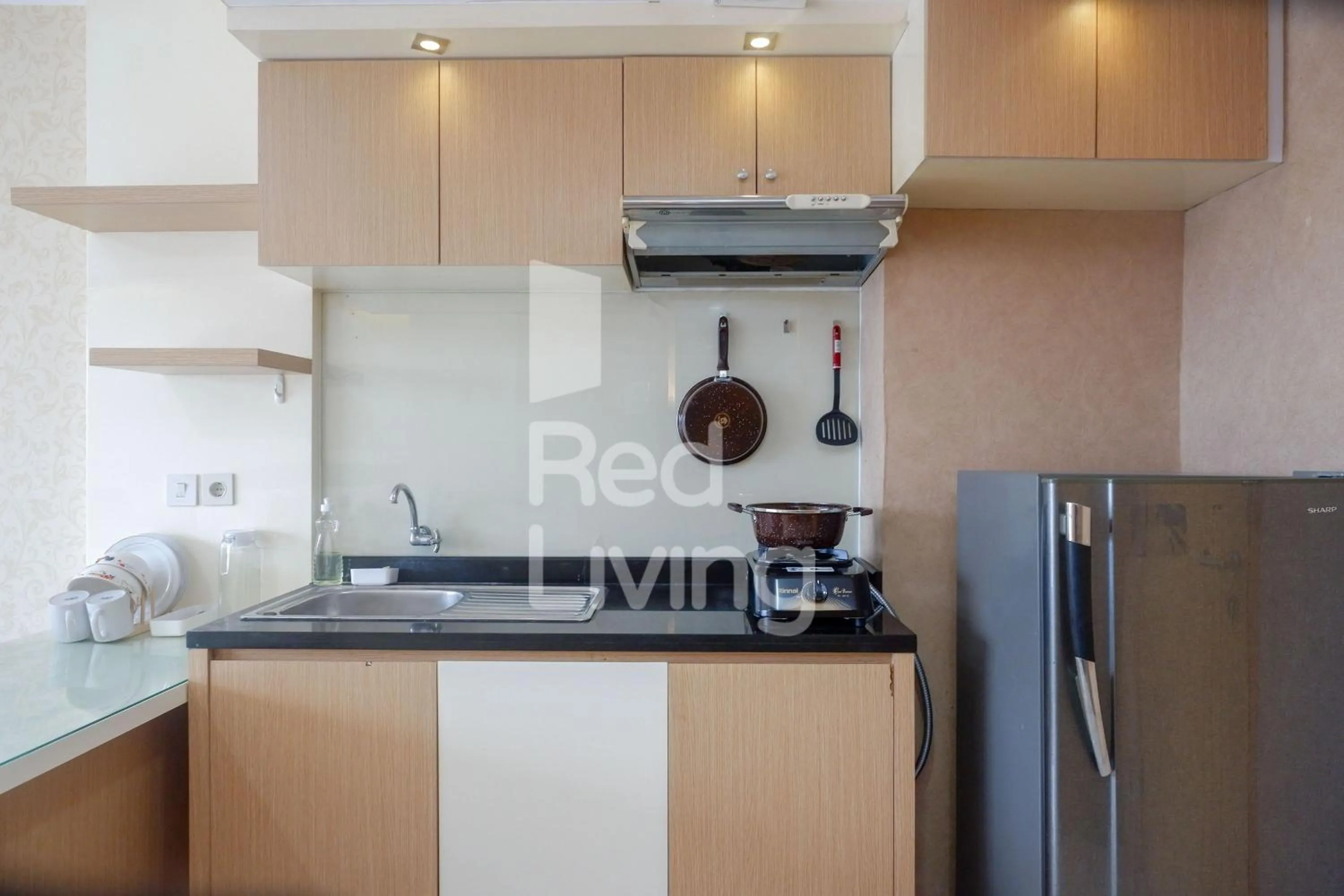 Kitchen or kitchenette in RedLiving Apartemen Star Semarang - Sky Tower Lantai 22