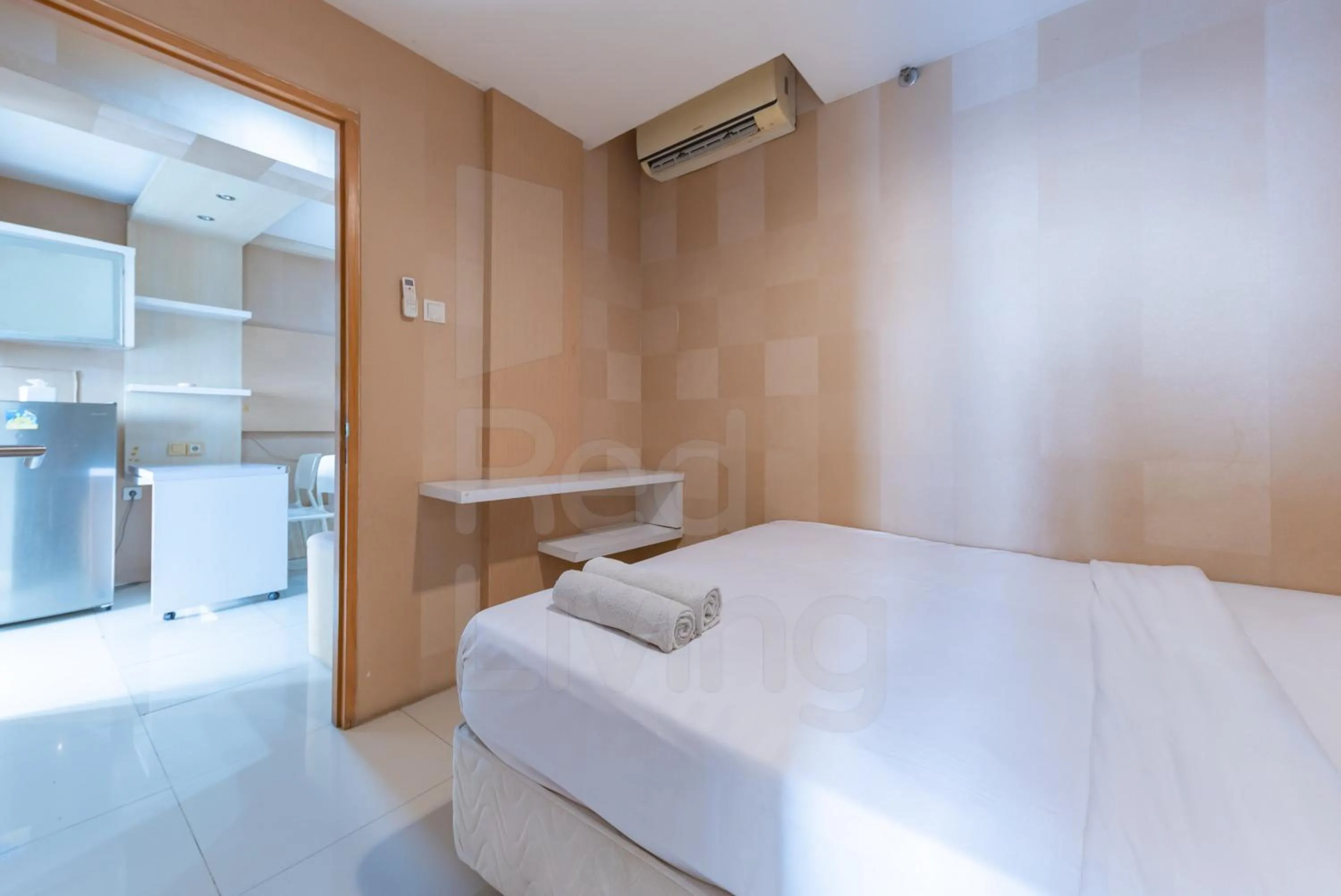 Bedroom, Bed in RedLiving Apartemen Star Semarang - Sky Tower Lantai 22