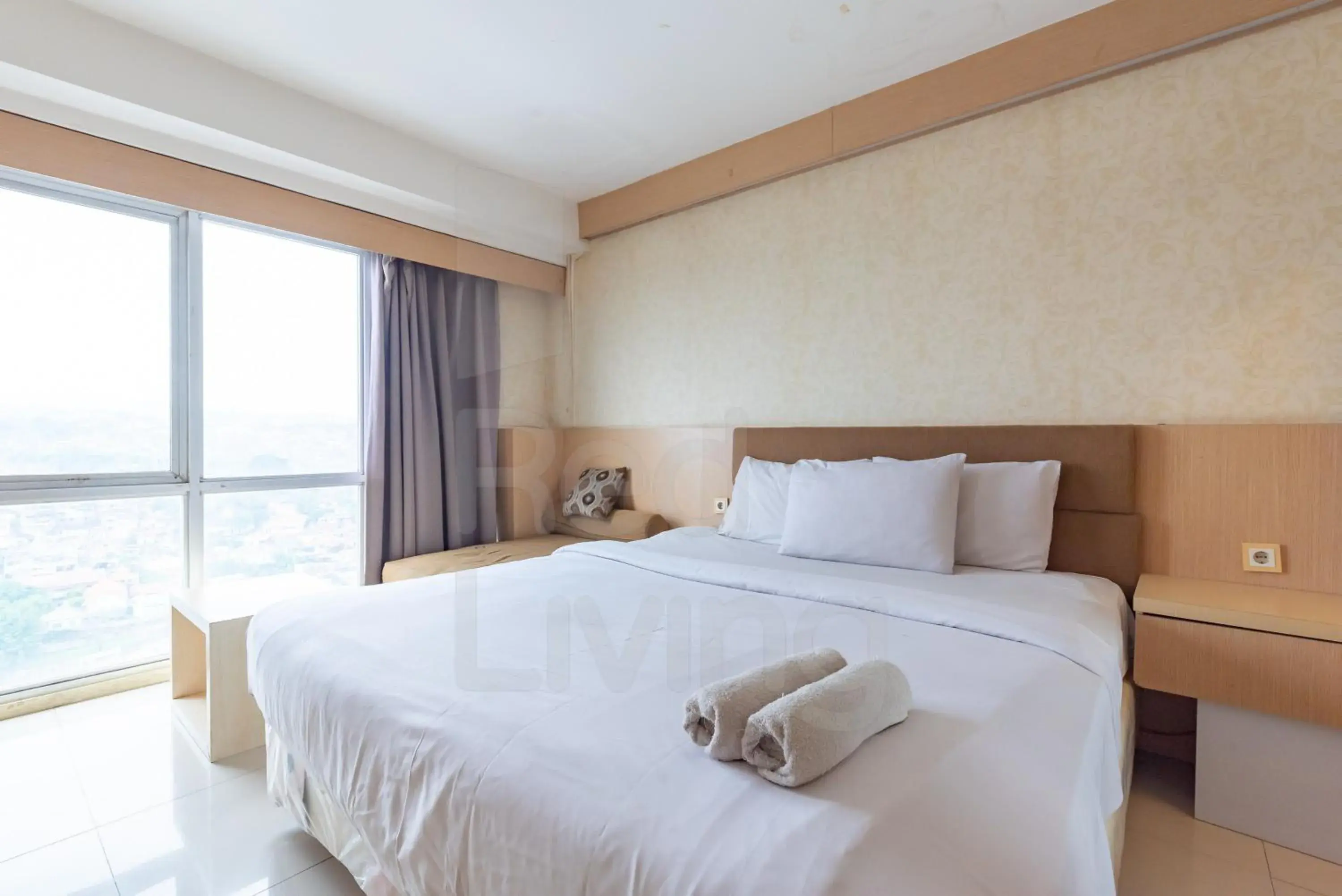 Standard Studio in RedLiving Apartemen Star Semarang - Sky Tower Lantai 22 Standard Studio in RedLiving Apartemen Star Semarang - Sky Tower Lantai 22