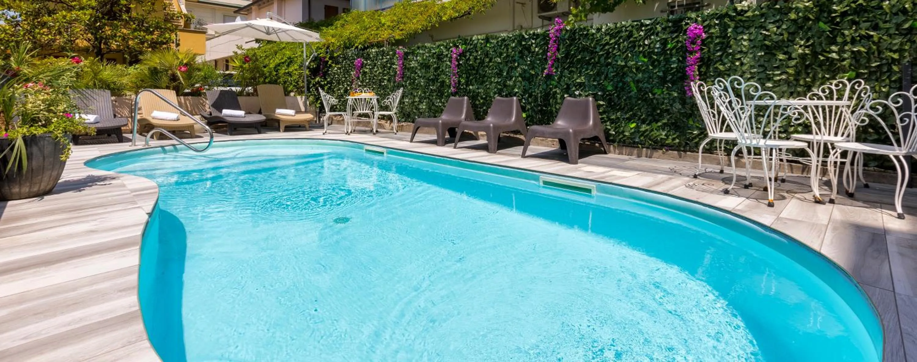 Swimming pool in Hotel Condor-New 2024-Con Piscina