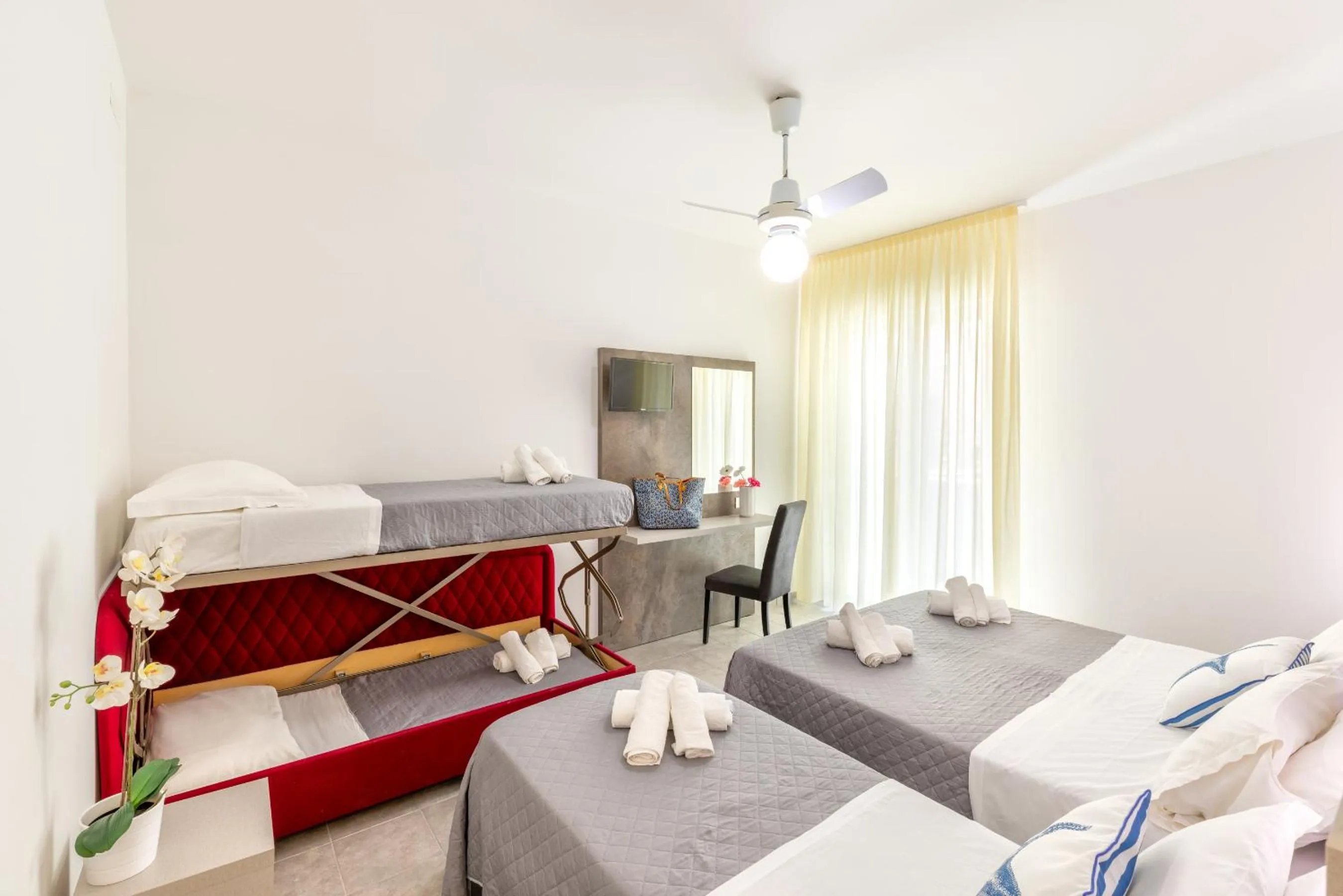 Photo of the whole room, Bed in Hotel Condor-New 2024-Con Piscina