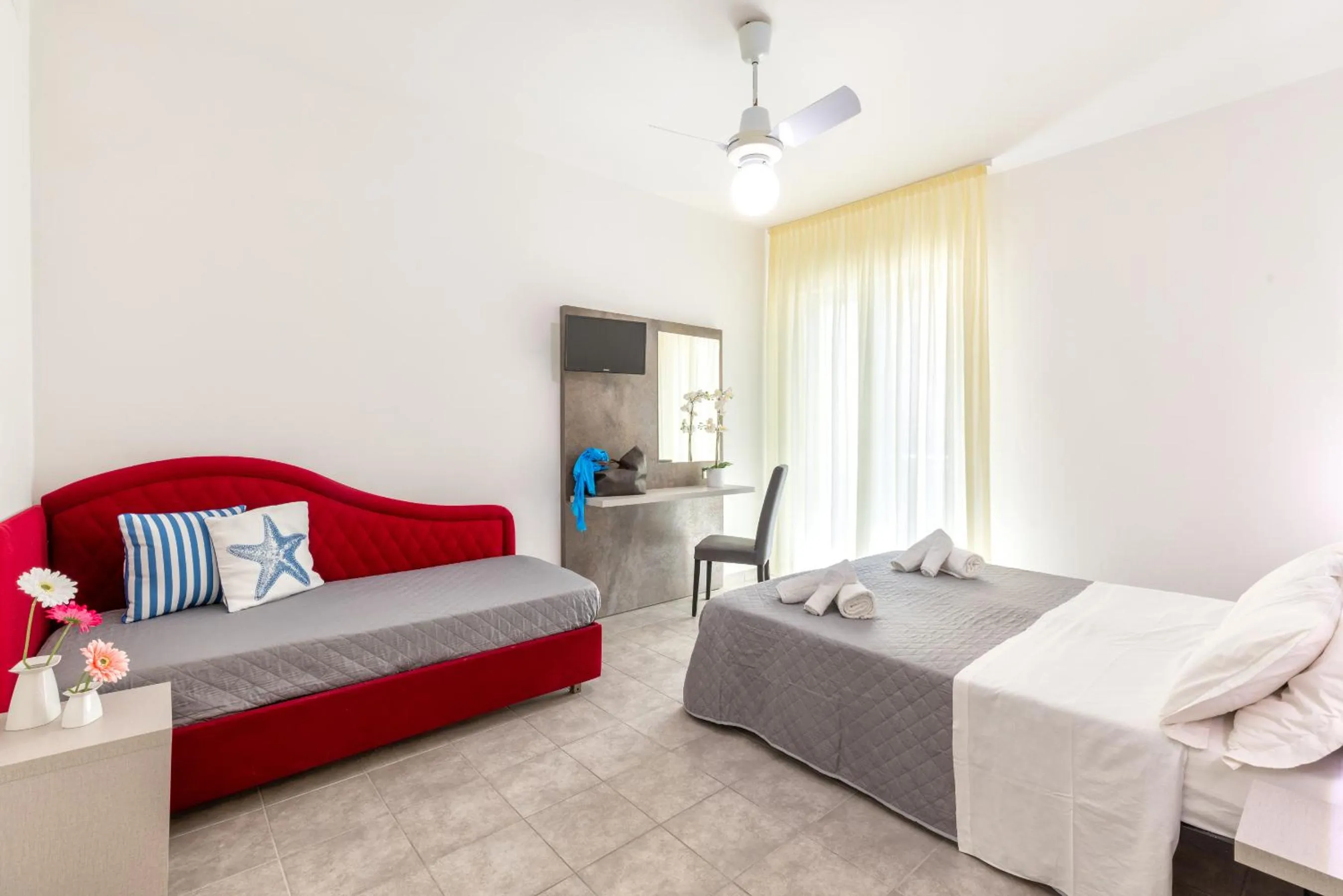 Photo of the whole room, Bed in Hotel Condor-New 2024-Con Piscina