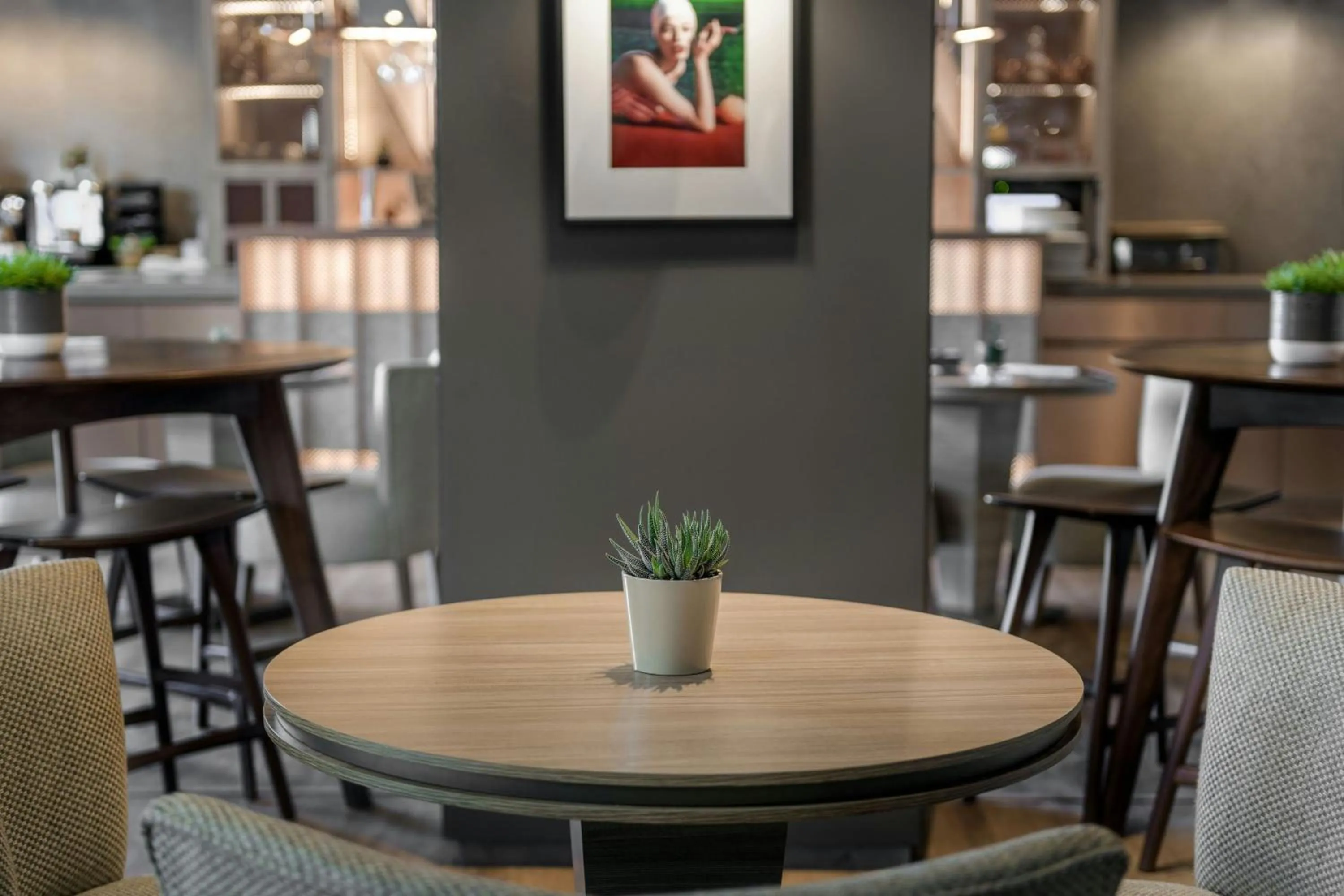 Lounge or bar in AC Hotel by Marriott Madrid Airport