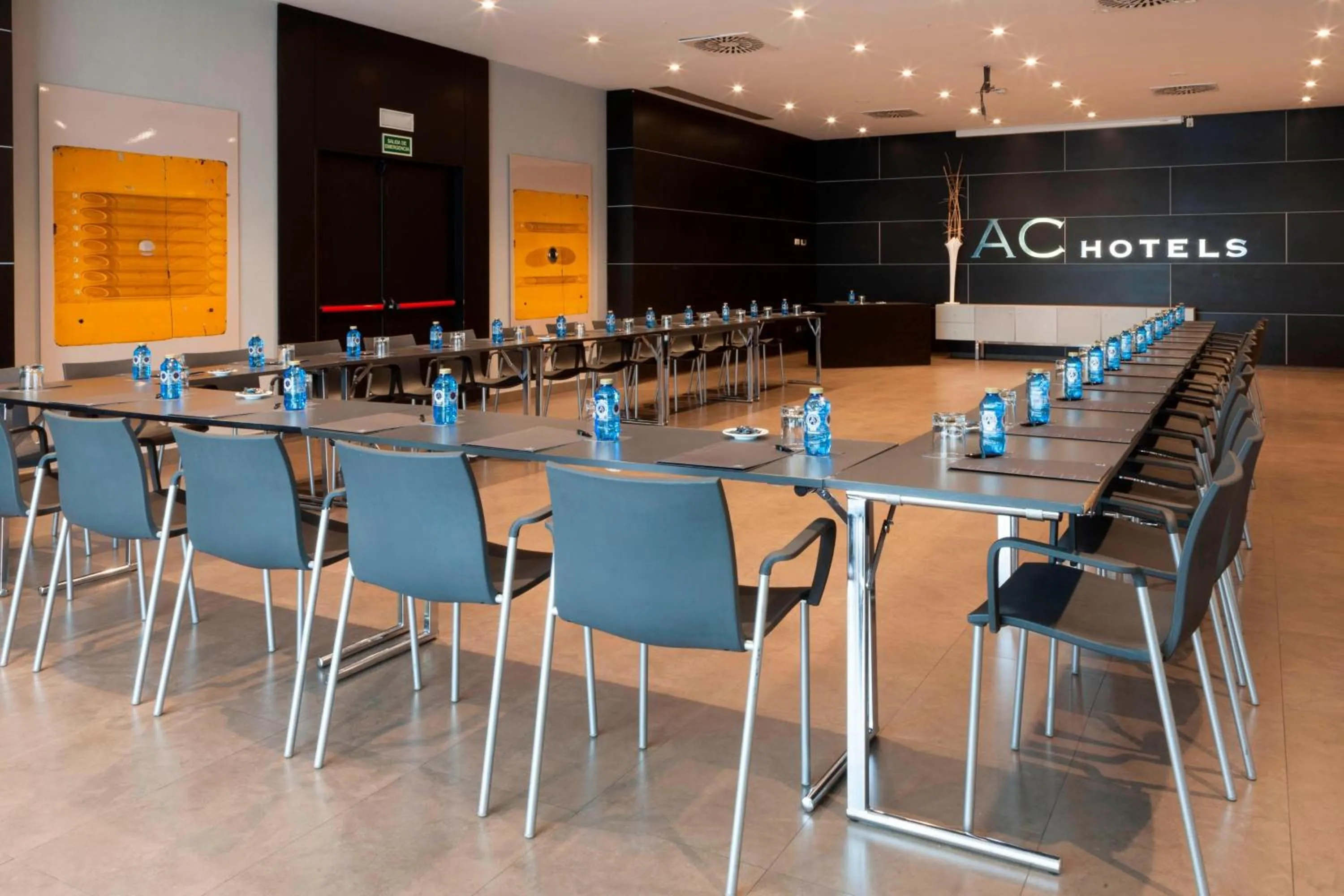 Meeting/conference room in AC Hotel by Marriott Madrid Airport