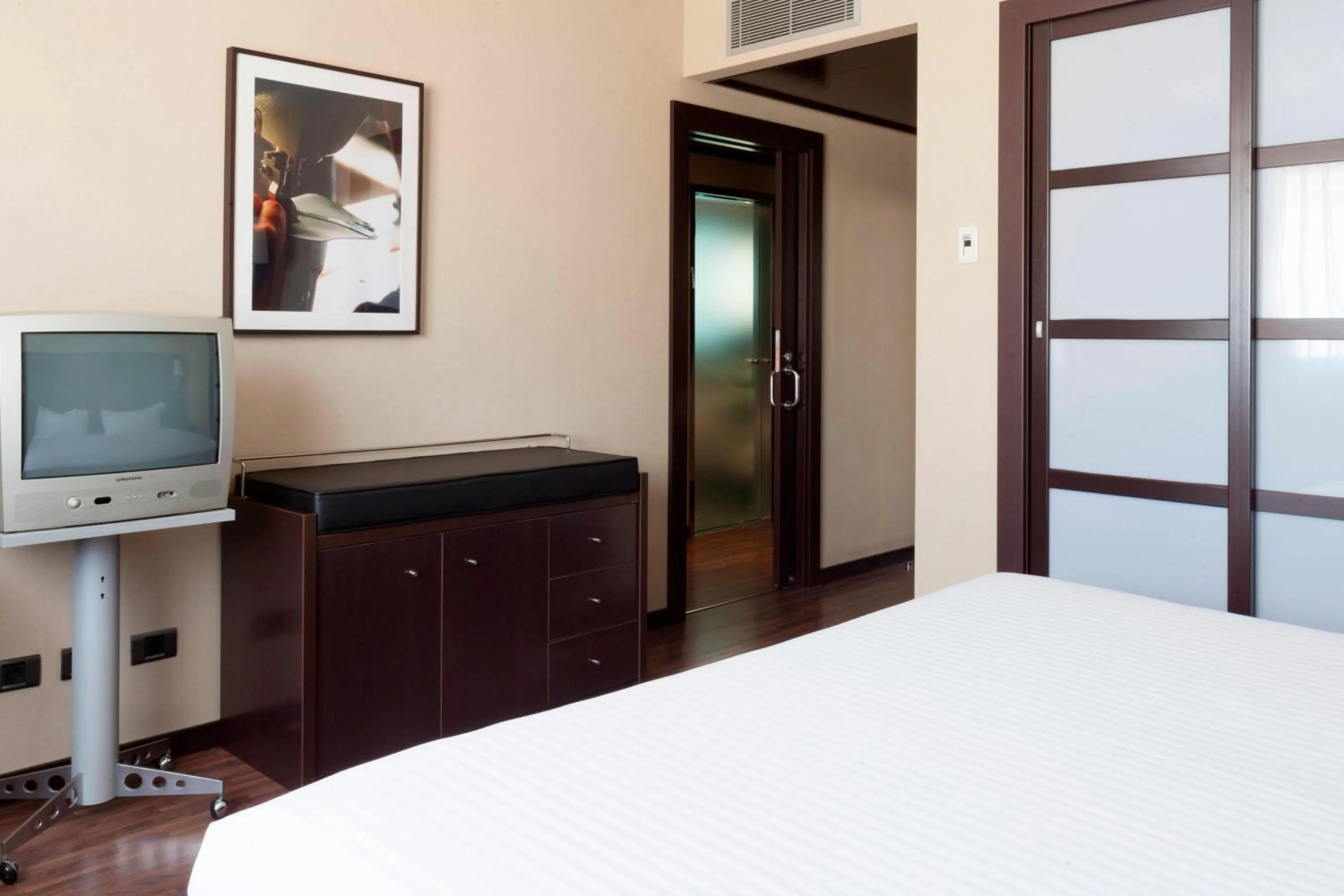 Photo of the whole room, Bed in AC Hotel Elda by Marriott