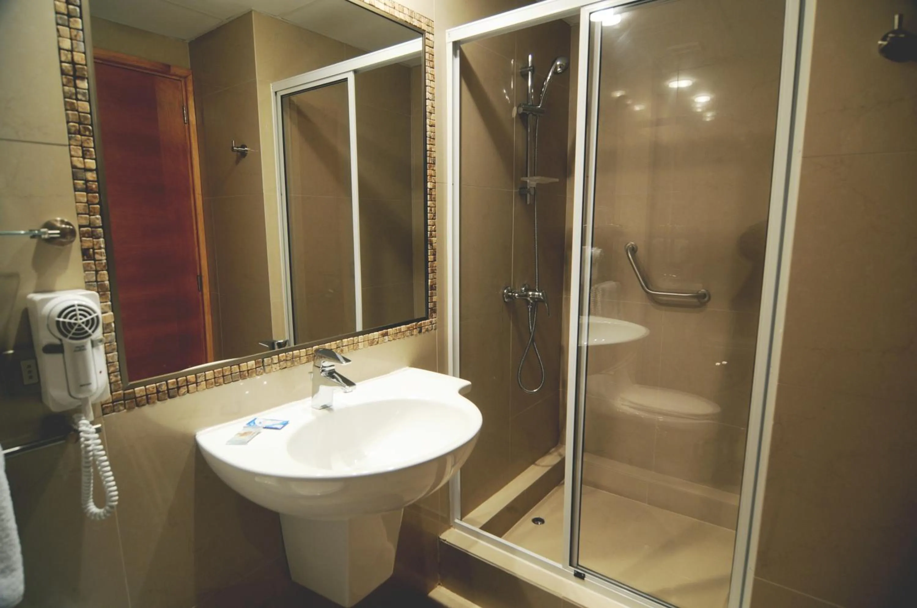 Bathroom in Hotel Ontiveros