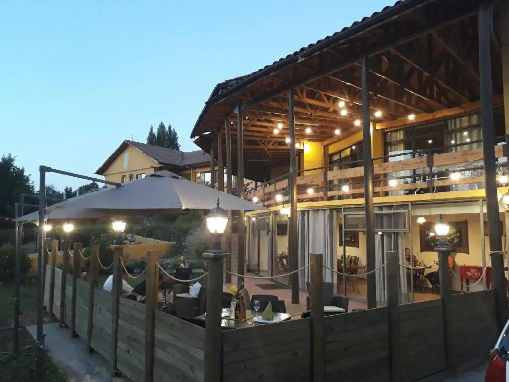 Restaurant/places to eat in Hotel Ontiveros