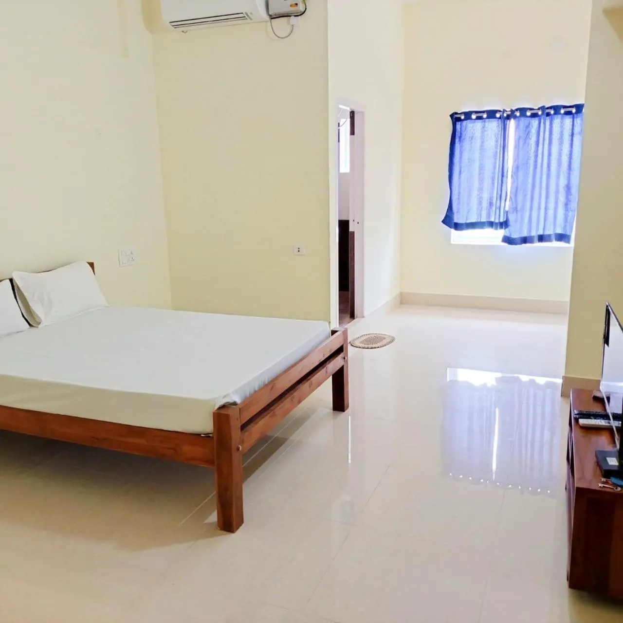 Bed in Alps Residency