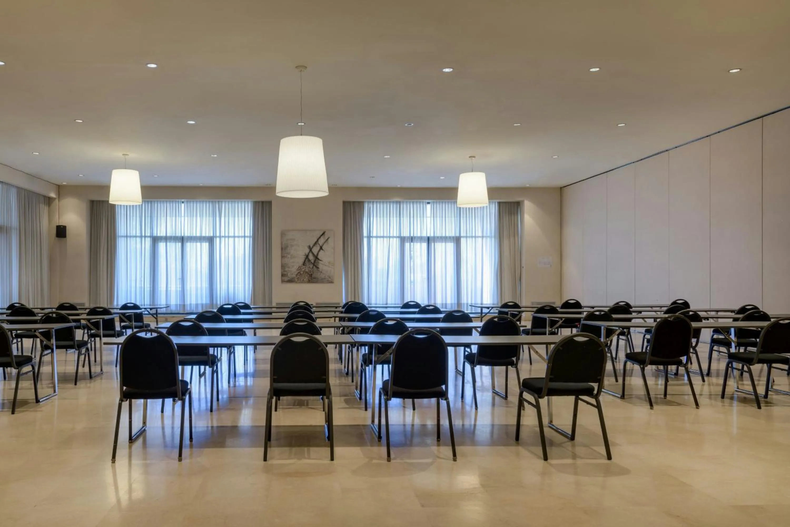Meeting/conference room in AC Hotel Alcalá de Henares by Marriott