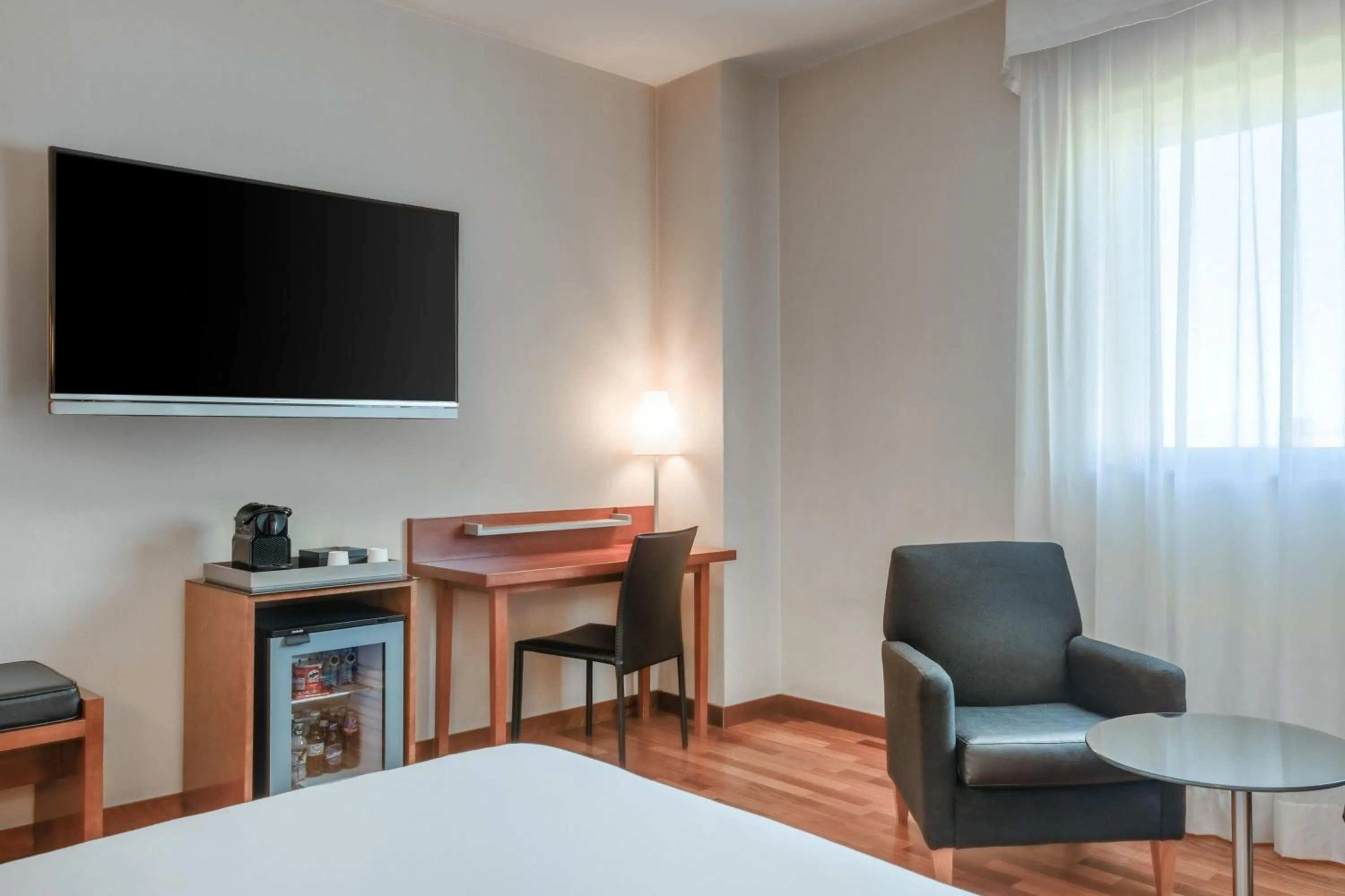 Photo of the whole room in AC Hotel Alcalá de Henares by Marriott