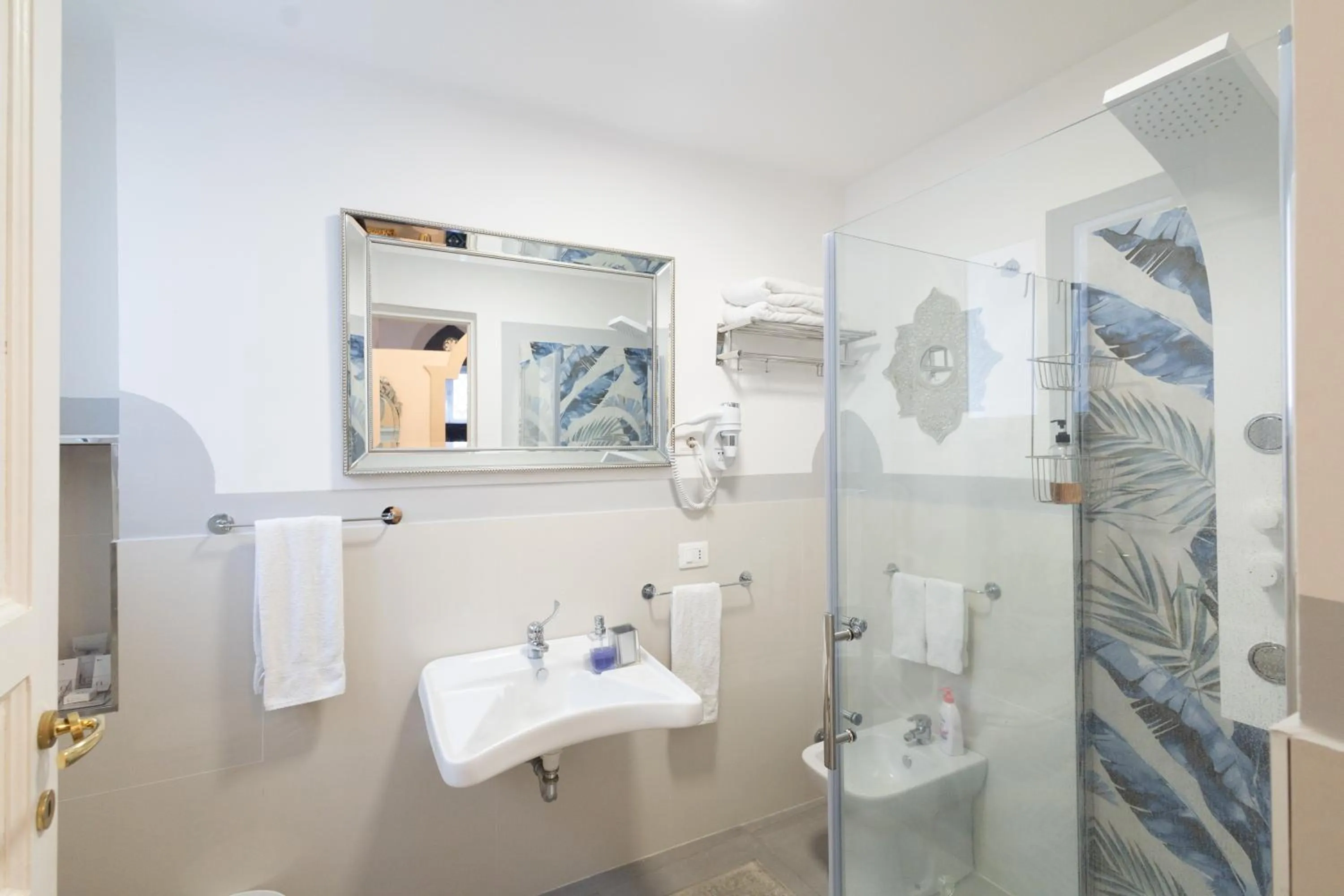 Bathroom in Il Moresco Catania