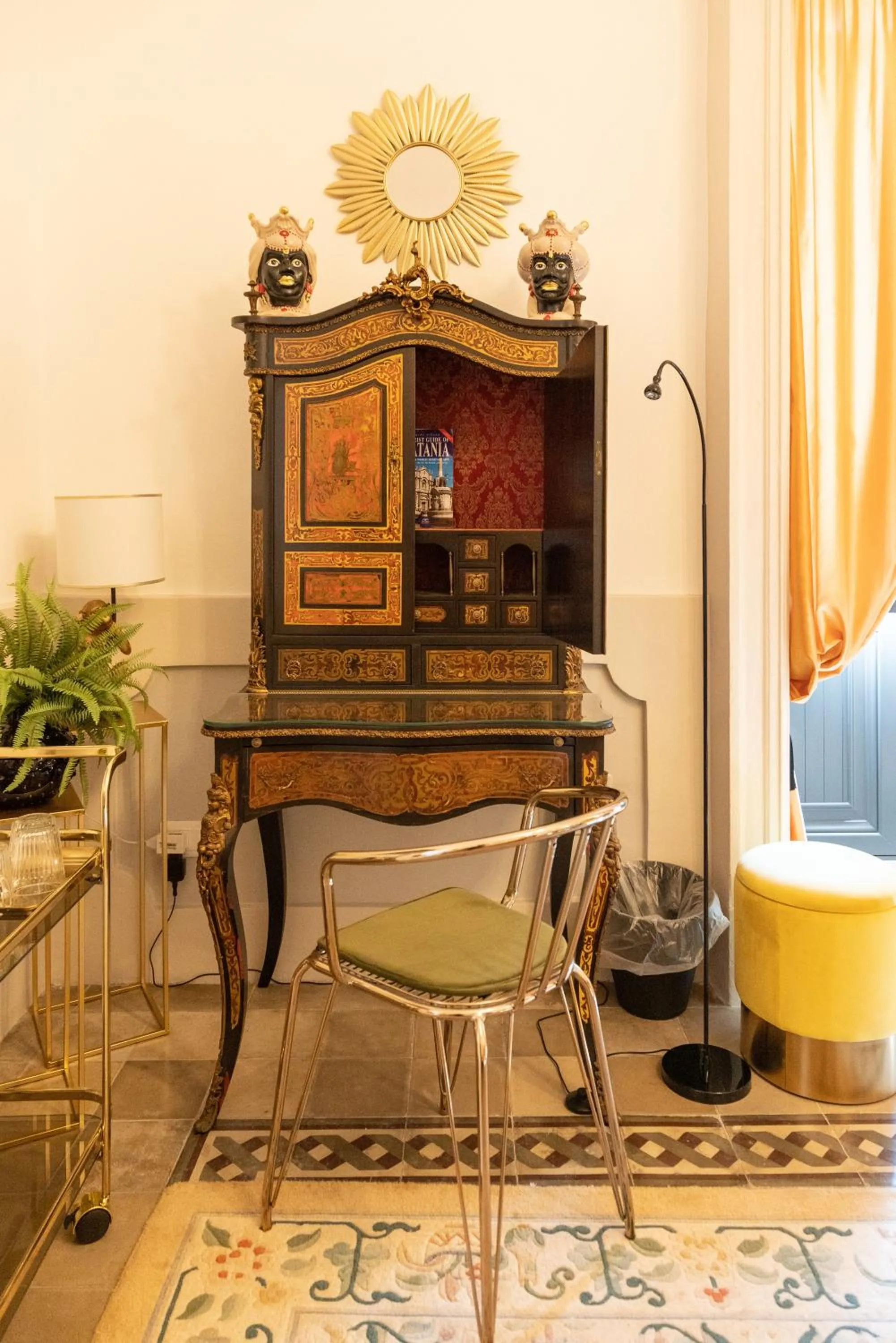 Decorative detail in Il Moresco Catania