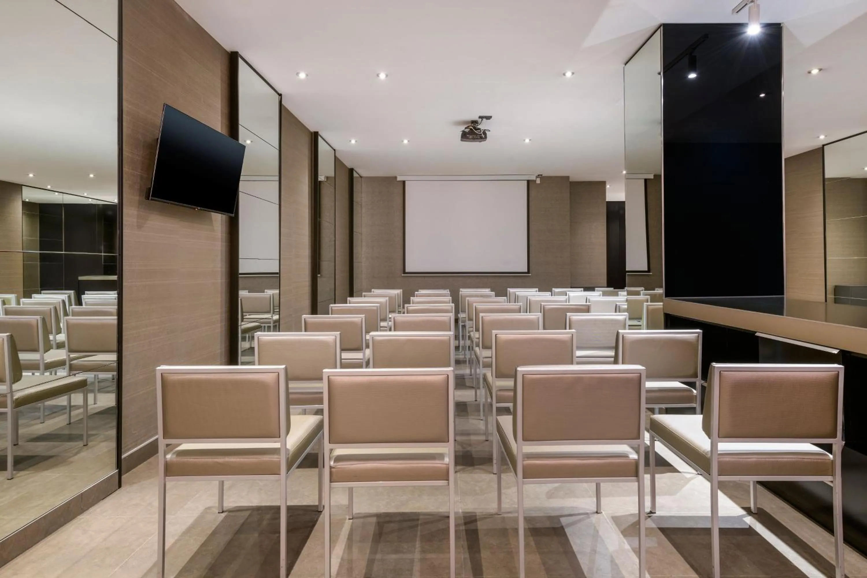 Meeting/conference room in AC Hotel Ciutat de Palma by Marriott