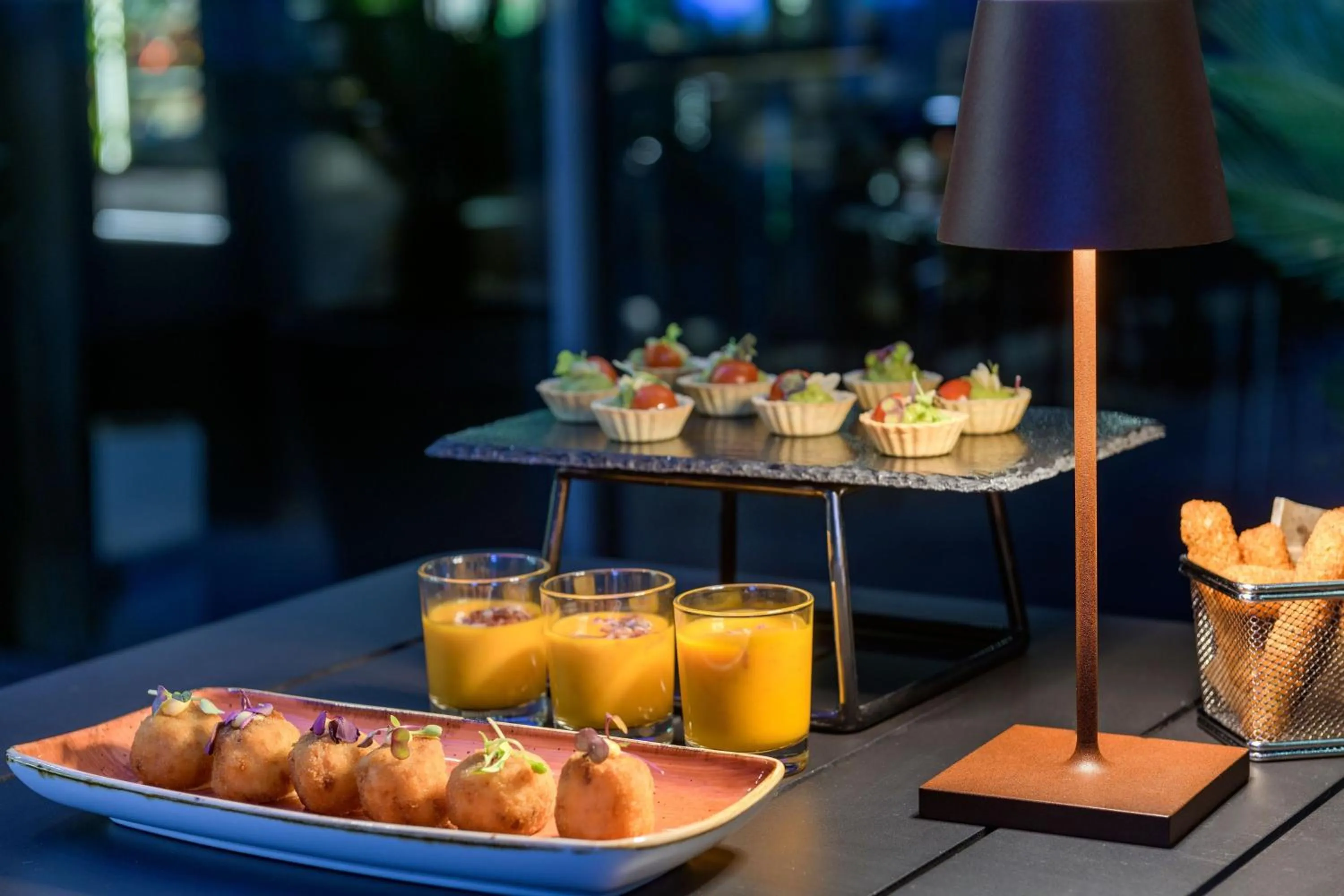 Restaurant/places to eat in AC Hotel Ciutat de Palma by Marriott