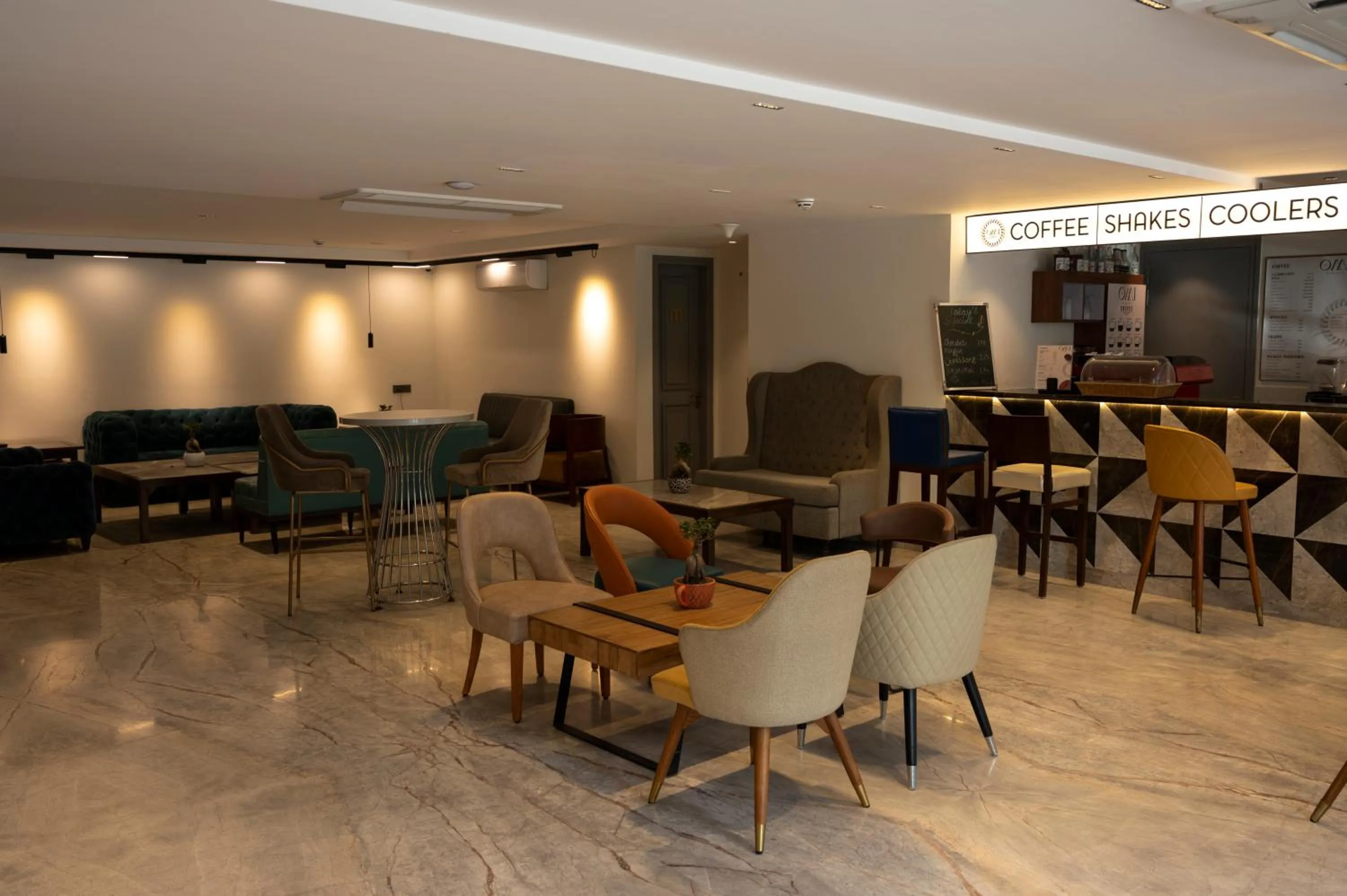 Restaurant/places to eat in The Aldott Cyber City