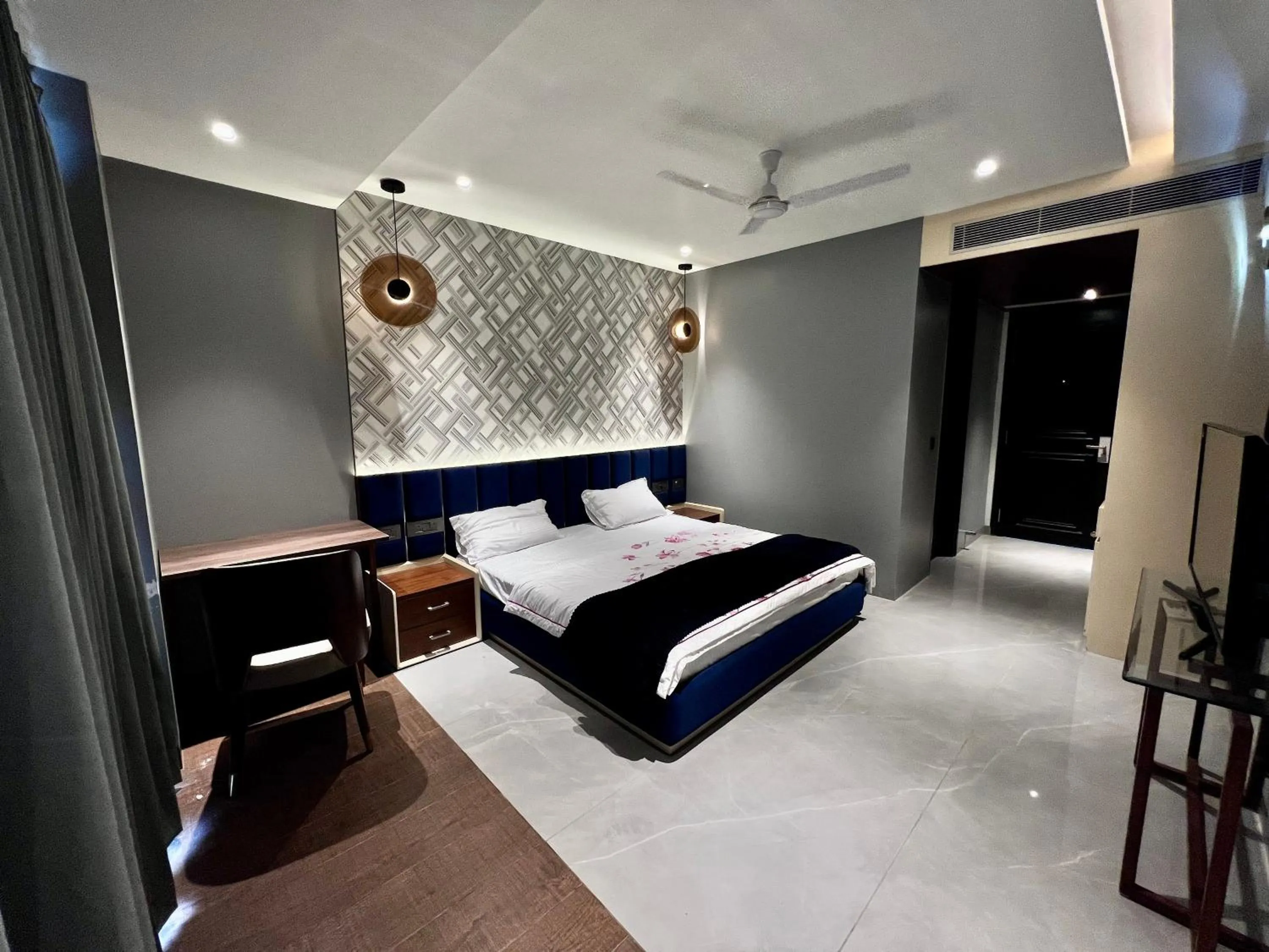 Bedroom, Bed in The Aldott Cyber City