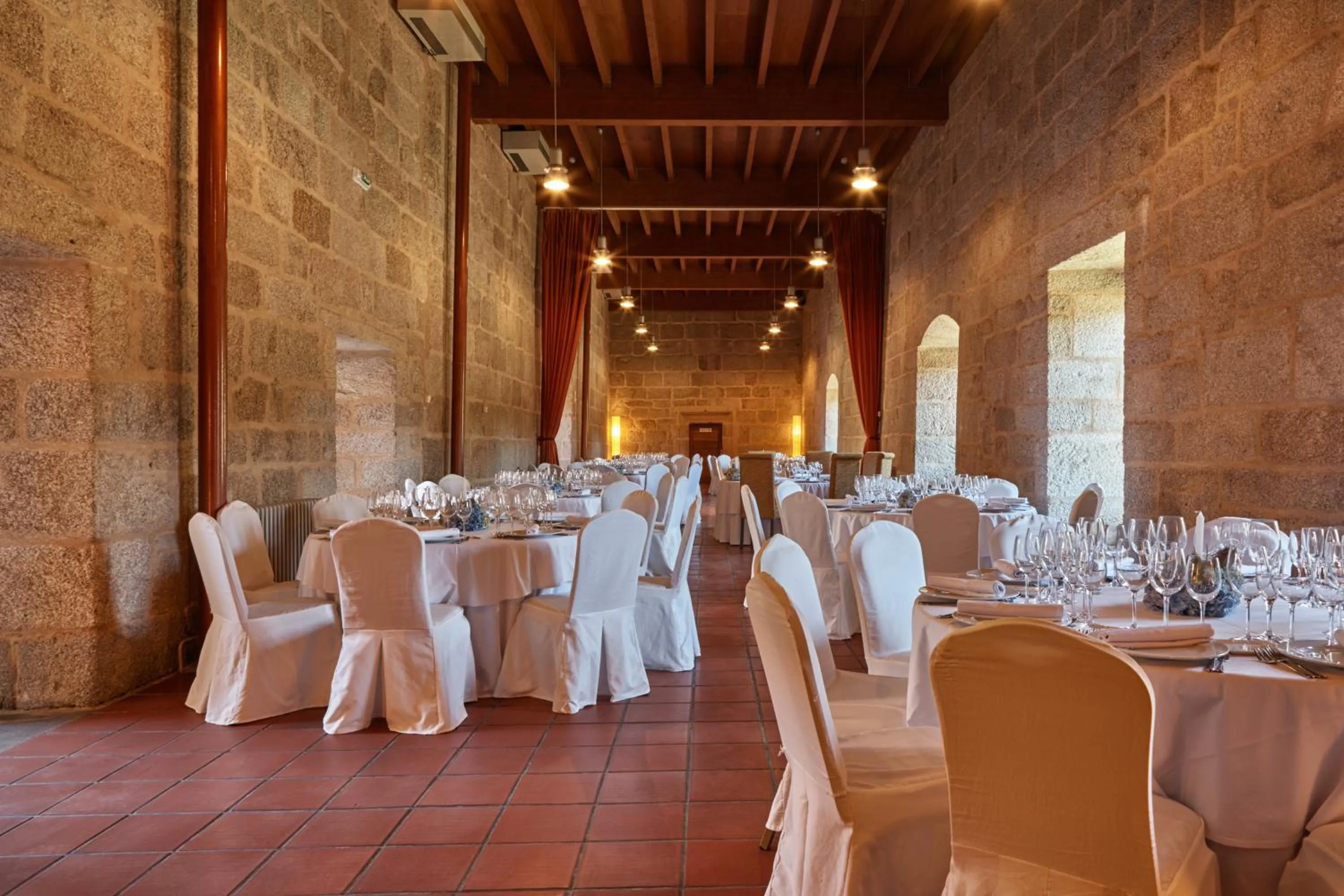 Restaurant/places to eat in Eurostars Monumento Monasterio de San Clodio Hotel