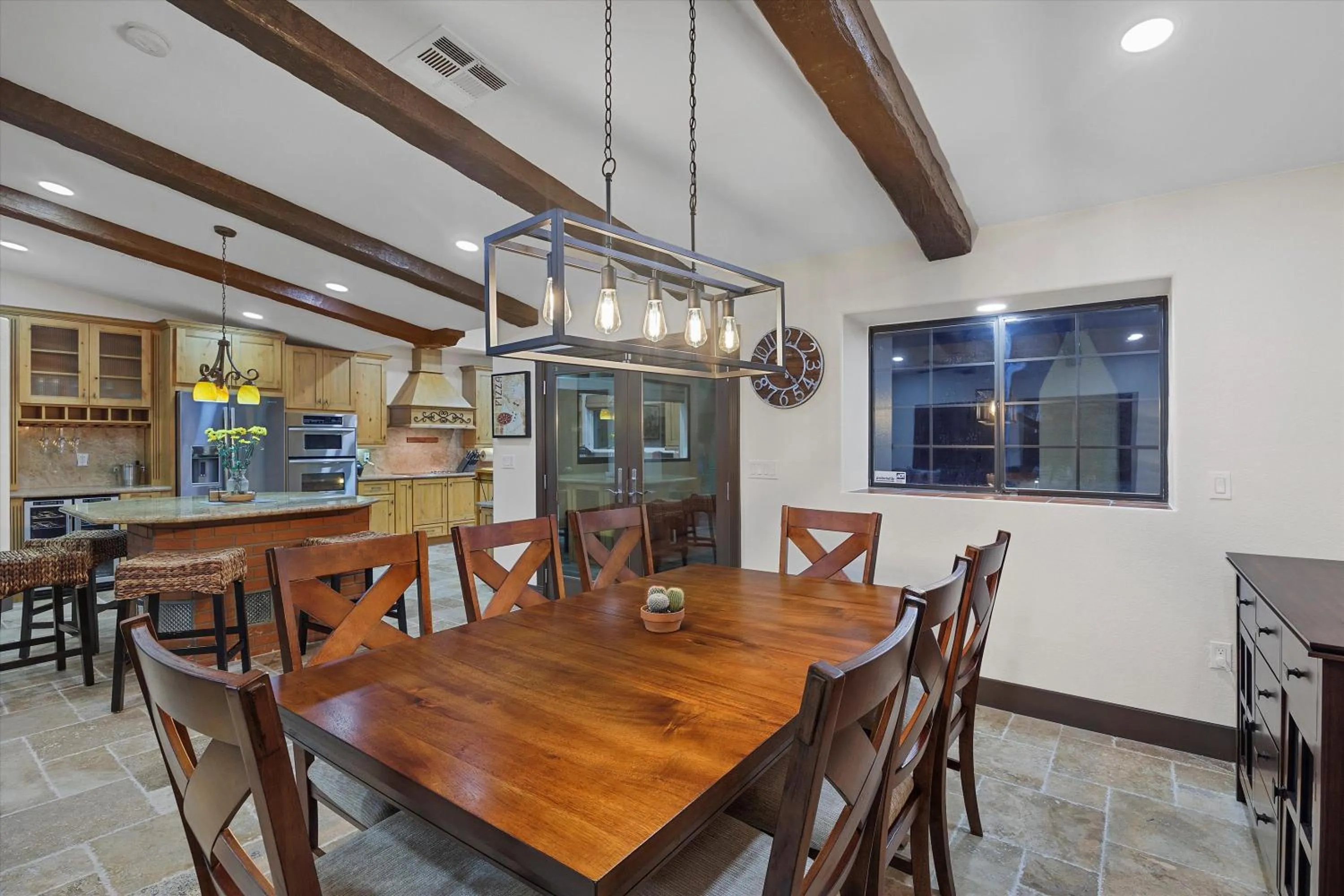 Dining area in Luxury villa with pool and spa