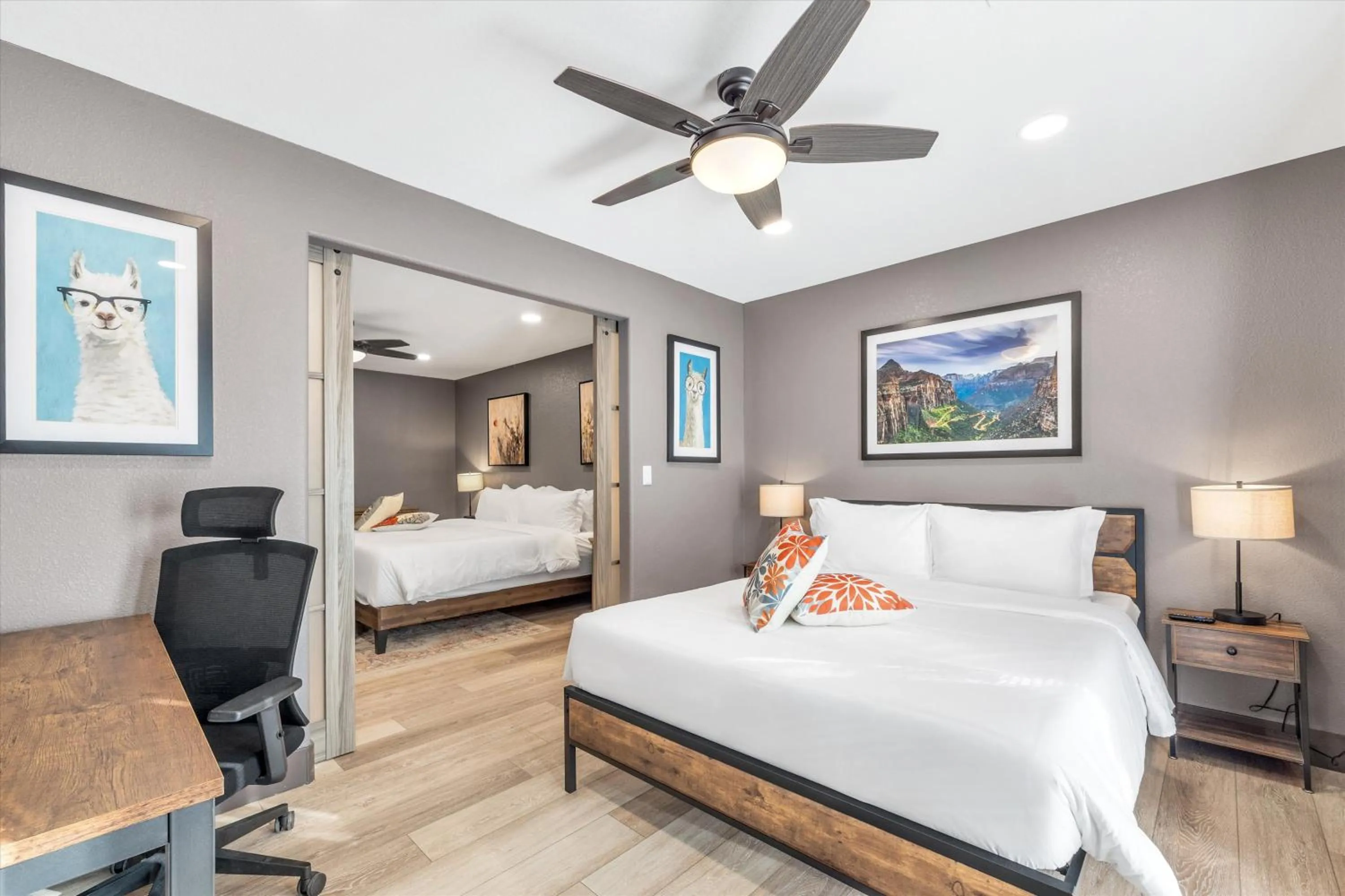 Bed in Luxury villa with pool and spa