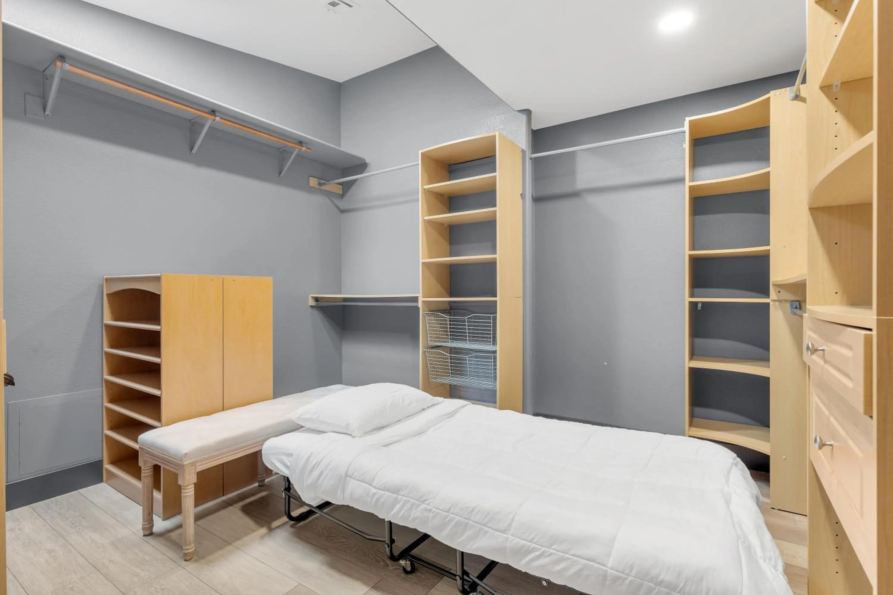 Bed in Luxury villa with pool and spa